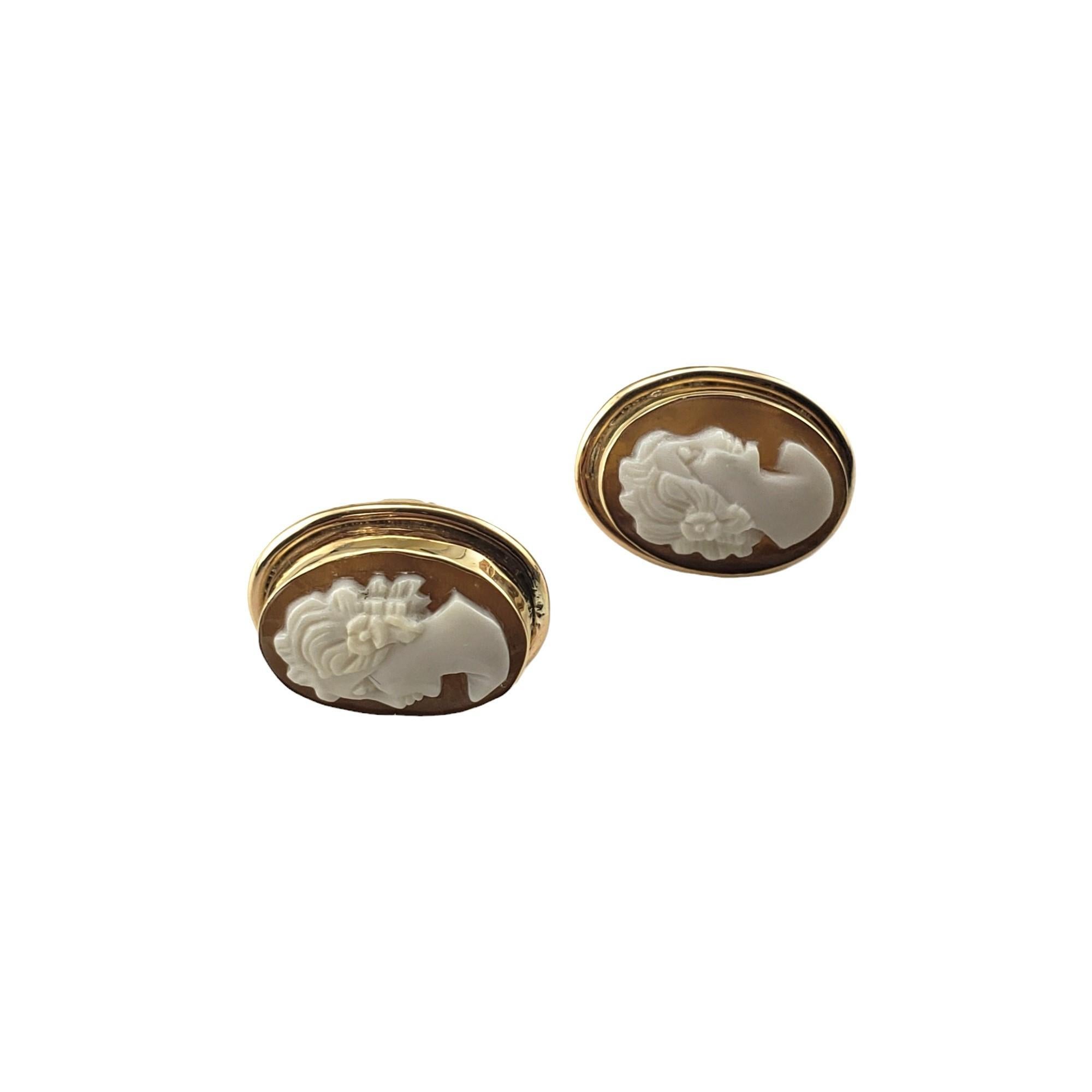14 Karat Yellow Gold Cameo Earrings #15512 In Good Condition For Sale In Washington Depot, CT