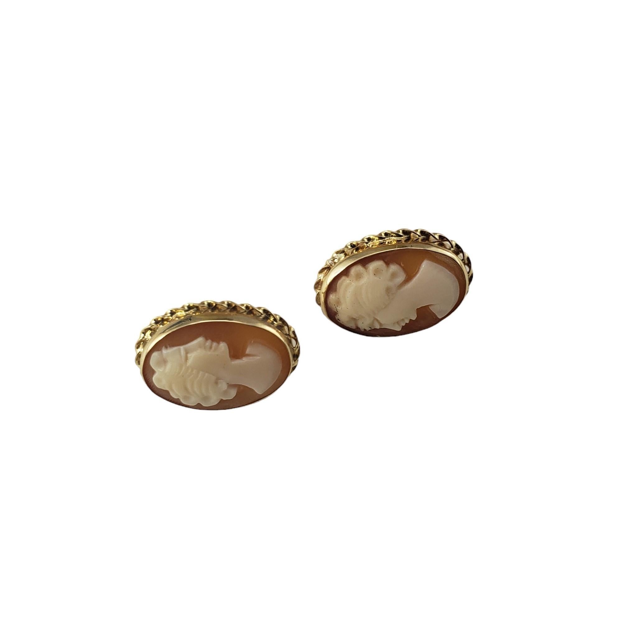 14 Karat Yellow Gold Cameo Earrings #15520 In Good Condition For Sale In Washington Depot, CT