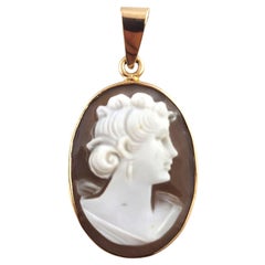 14 Karat Yellow Gold Cameo Pendant #19248