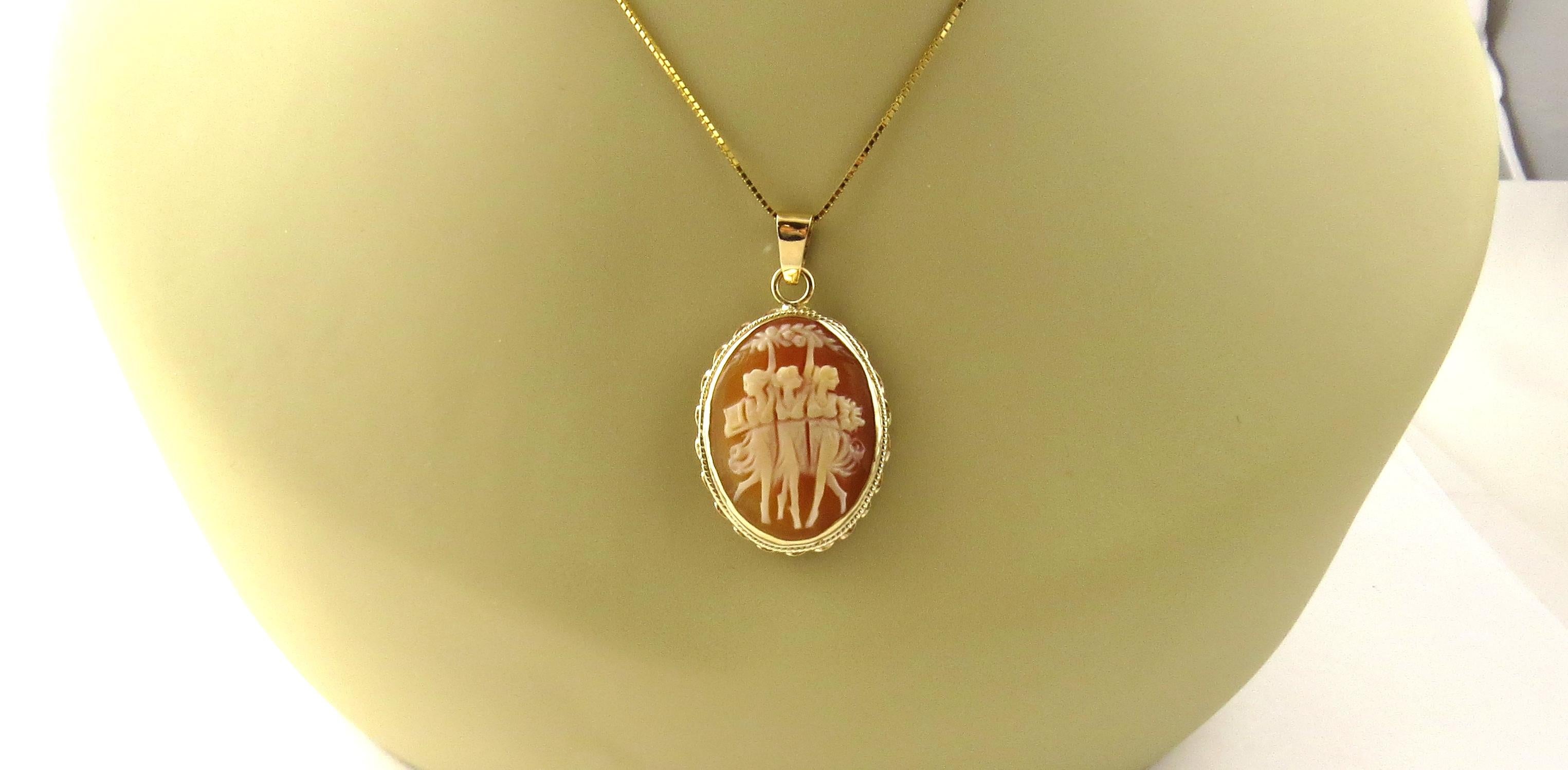 14 Karat Yellow Gold Cameo Pendant 3