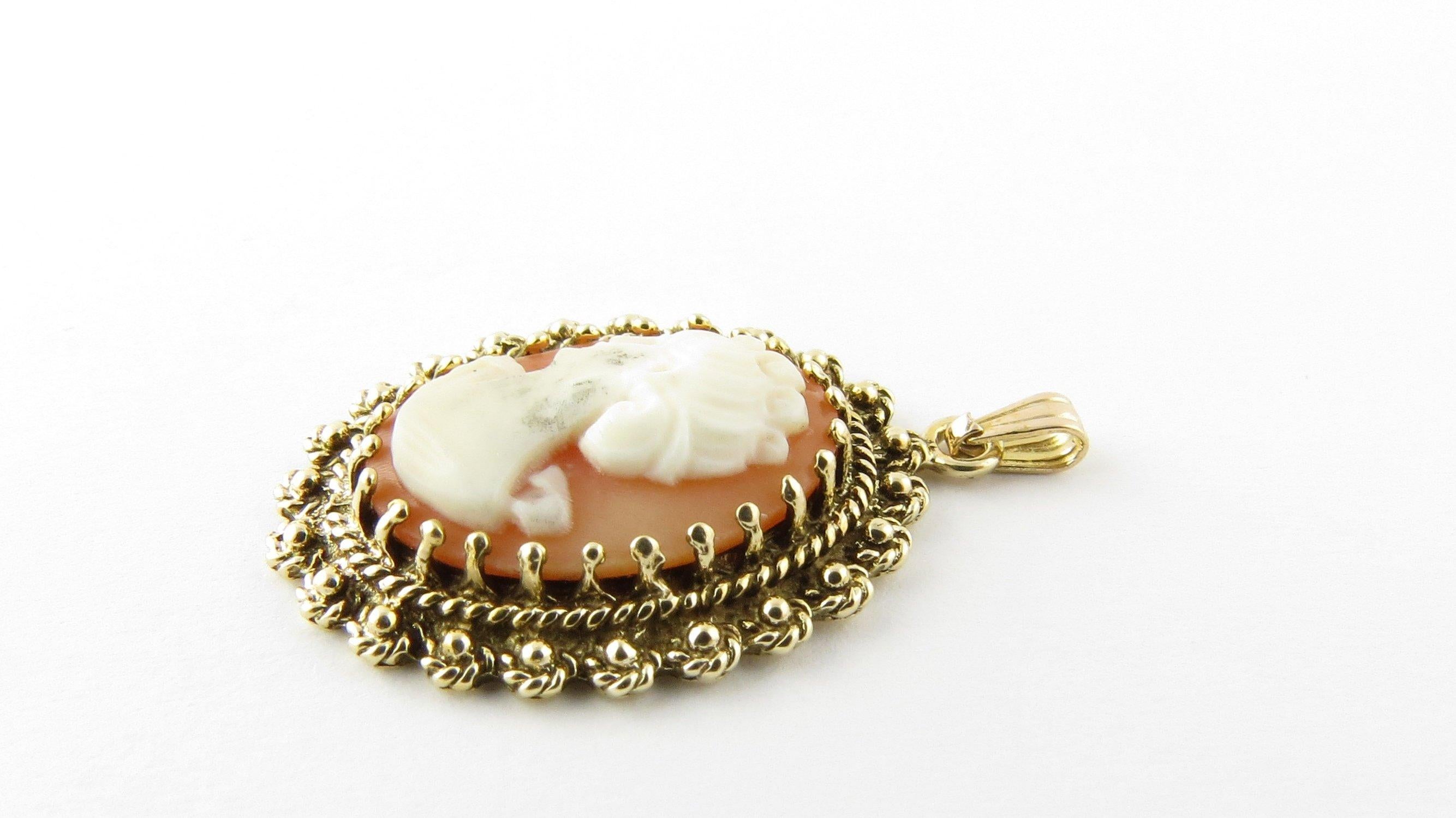 Women's 14 Karat Yellow Gold Cameo Pendant For Sale