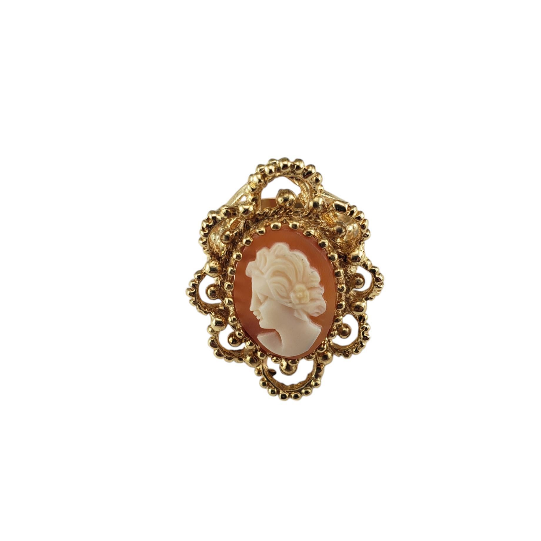 Bague en or jaune 14 carats avec camée Taille 5.5

Cette élégante bague camée représente une jolie dame de profil, sertie dans un or jaune 14 carats aux détails magnifiques. 

 Le devant de l'anneau mesure 27 mm x 20 mm.  Queue : 4,5 mm.

Estampillé