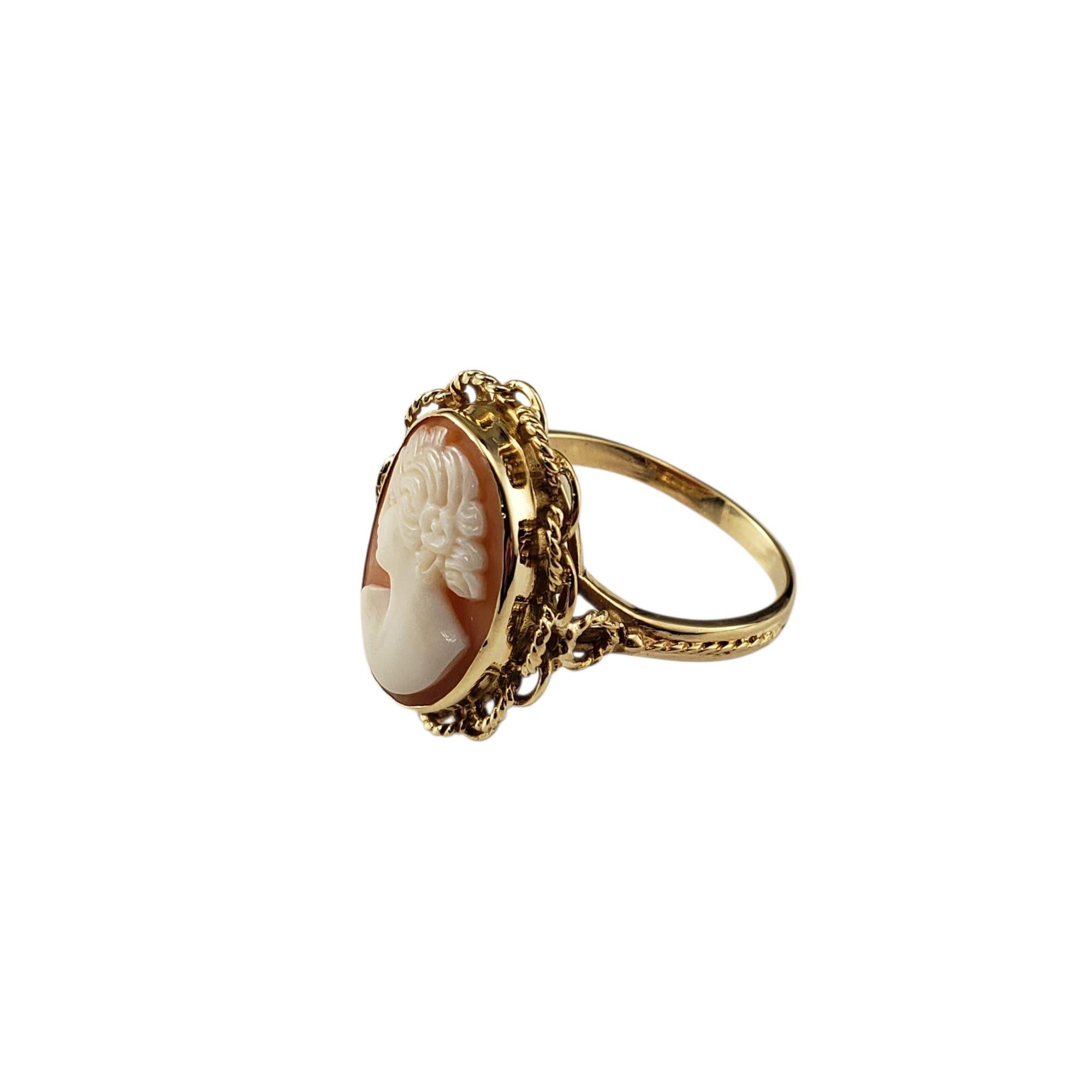 Donna 14 Karat Yellow Gold Cameo Ring Size 8 #21855 in vendita