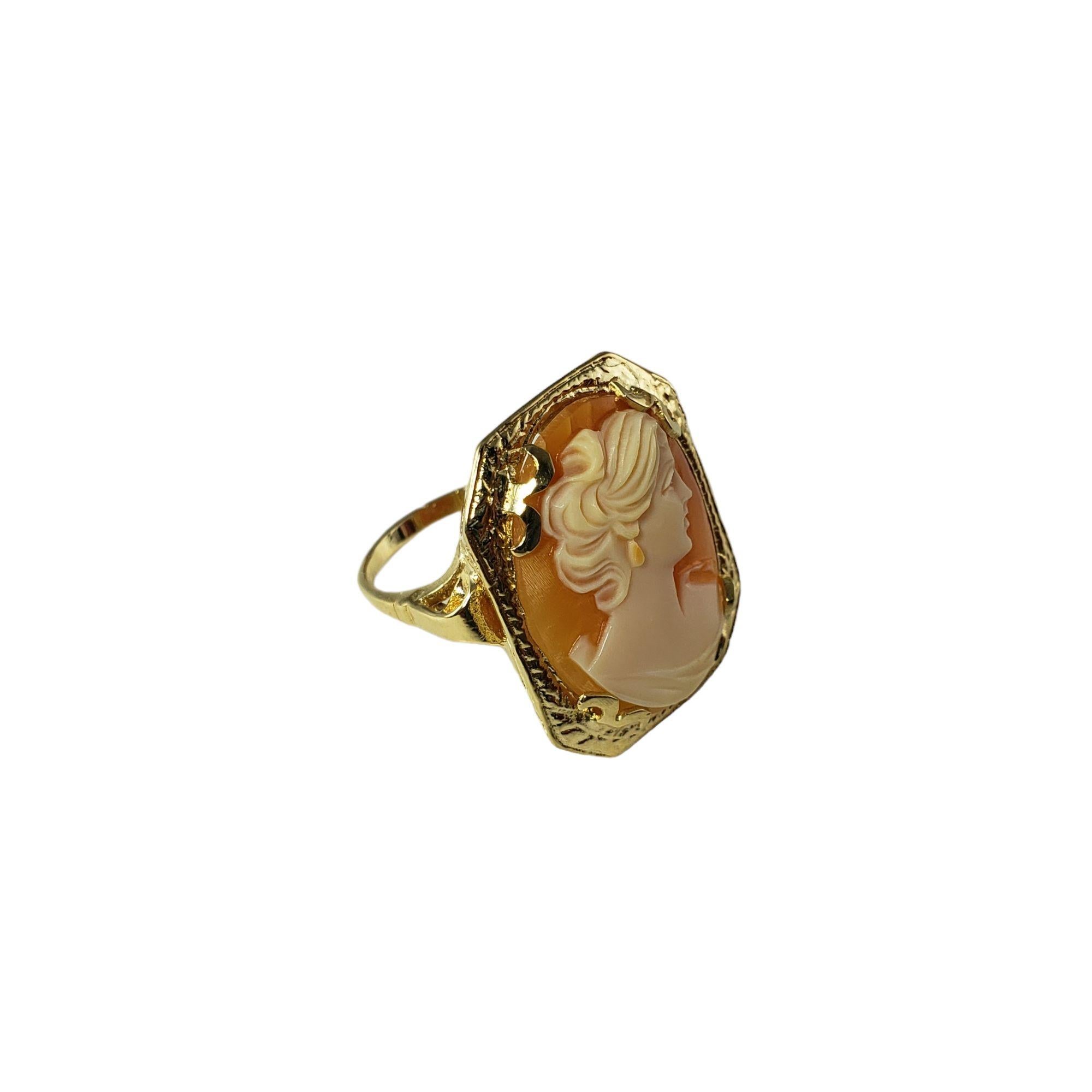 14 Karat Yellow Gold Cameo Ring In Good Condition For Sale In Washington Depot, CT