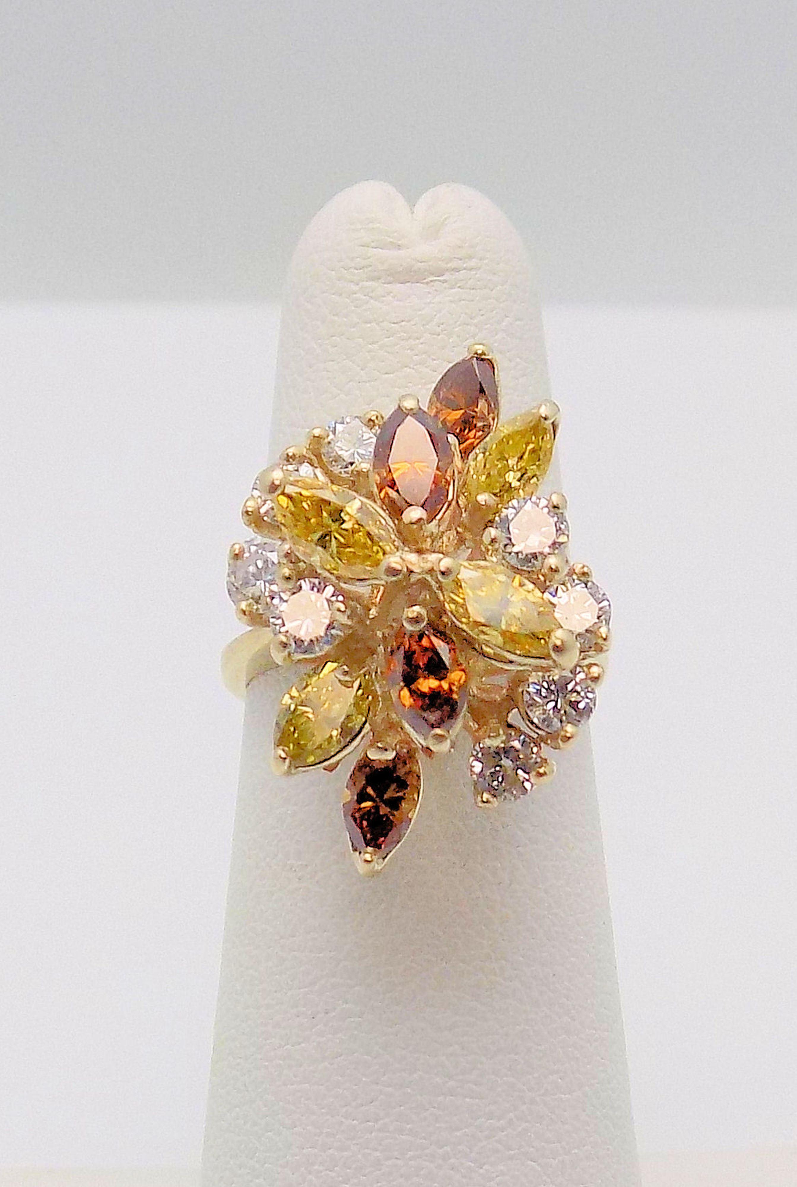 14 Karat Yellow Gold Canary and Cognac Diamond Cocktail Ring In Excellent Condition For Sale In Dallas, TX