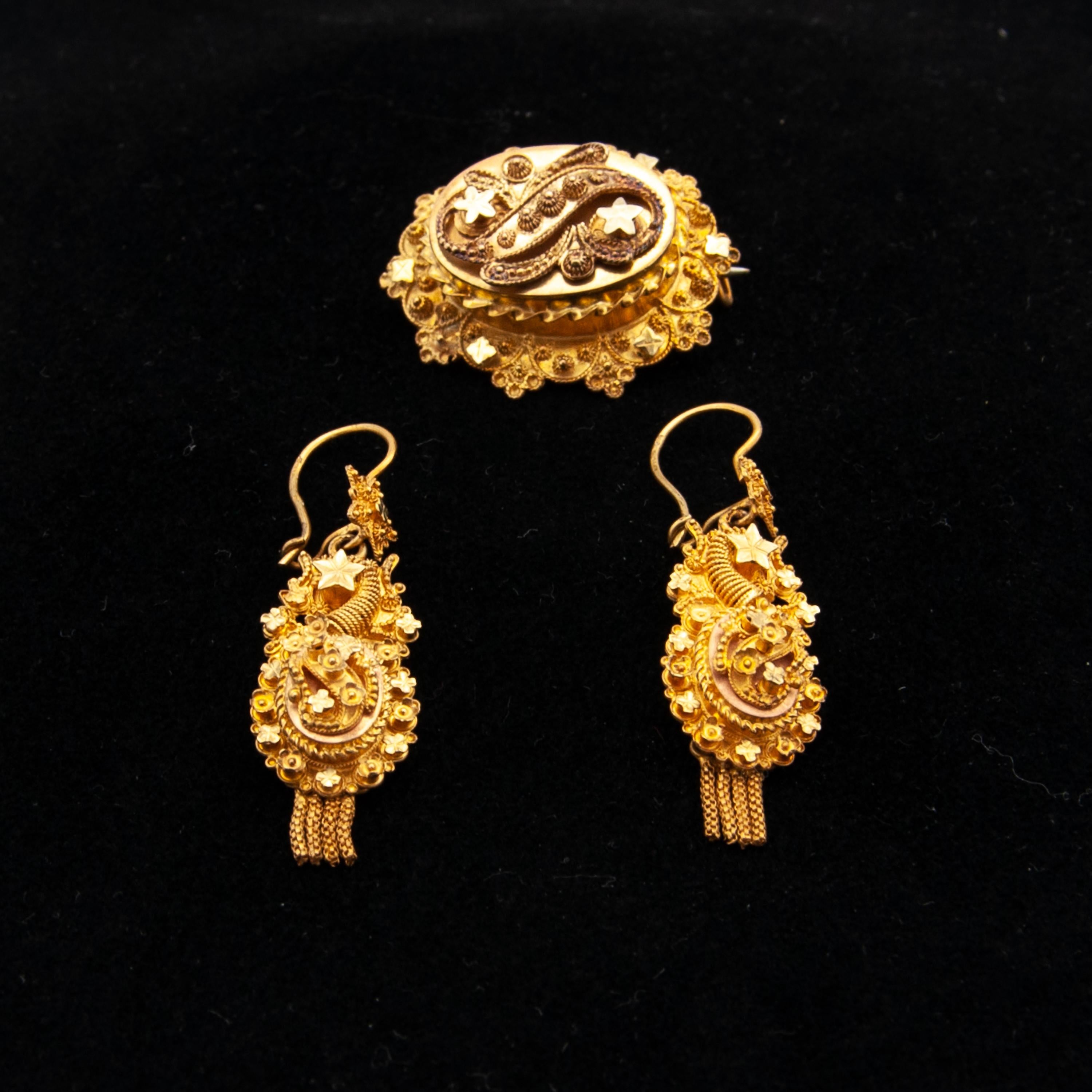 Women's Antique 14K Yellow Gold Tassel Earrings and Brooch, Jewelry Set For Sale