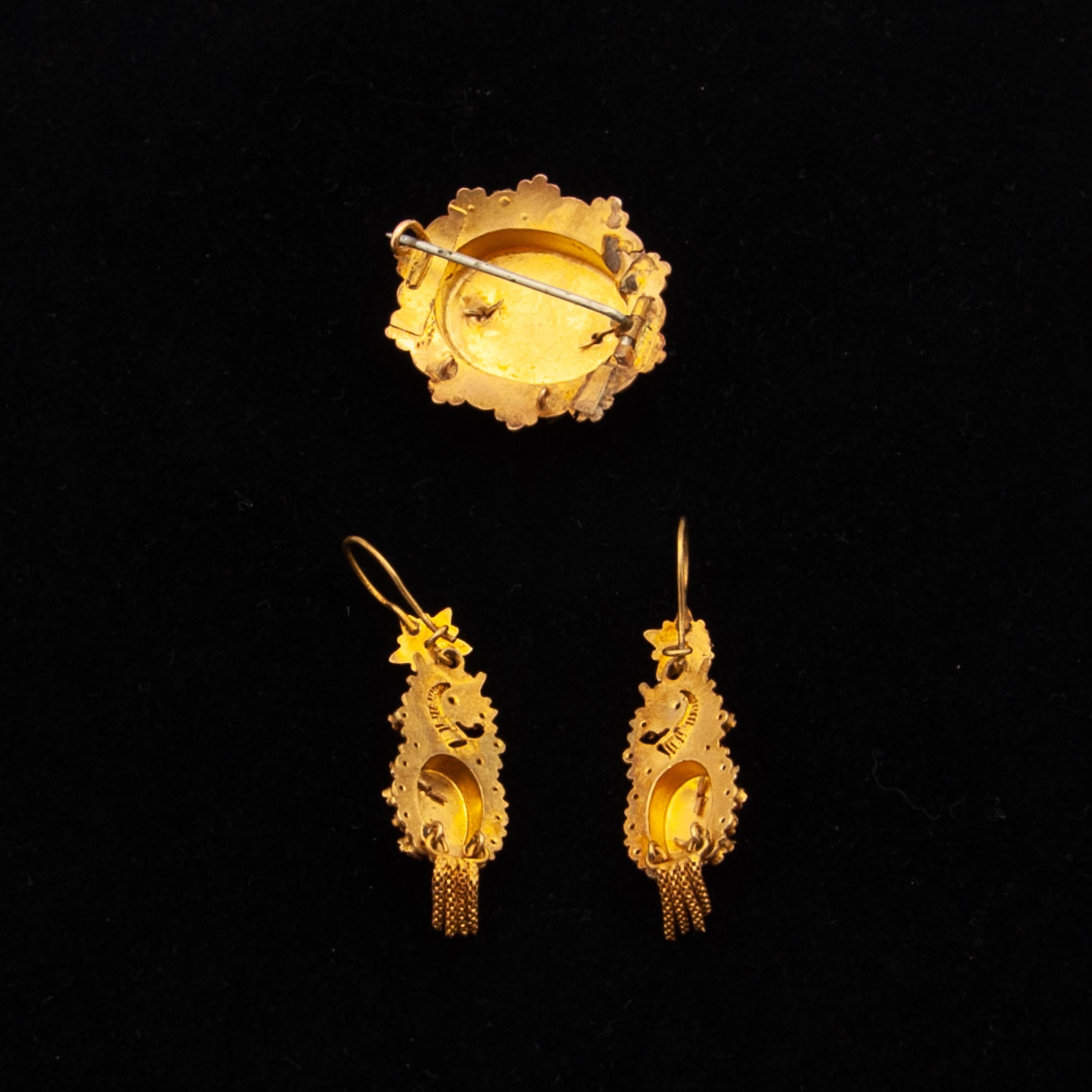 Antique 14K Yellow Gold Tassel Earrings and Brooch, Jewelry Set For Sale 1