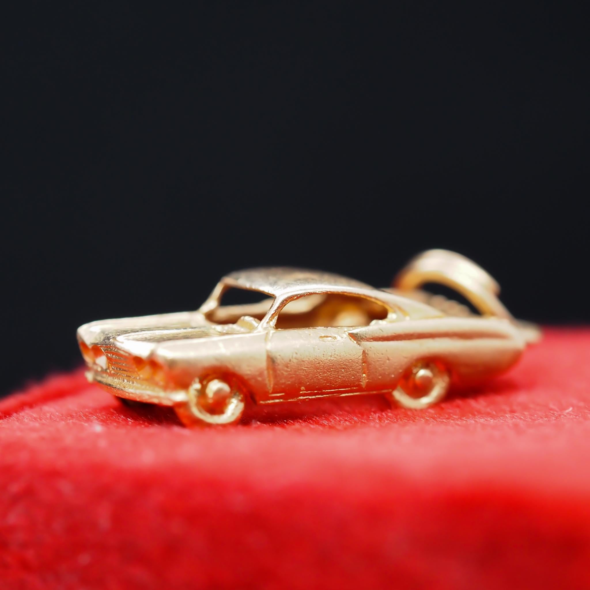 14 Karat Yellow Gold Car Charm Pendant For Sale 2