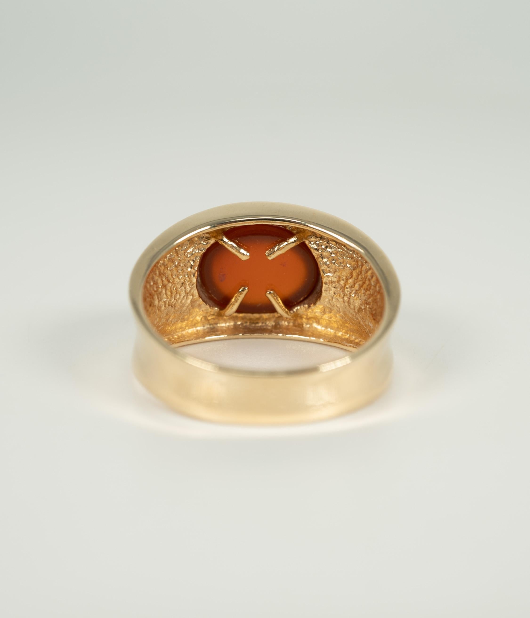 Cabochon 14 Karat Yellow Gold Carnelian Stone Ring