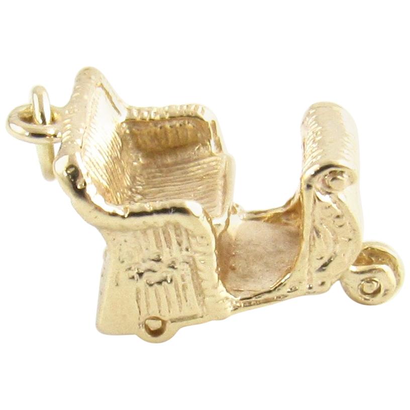 14 Karat Yellow Gold Carriage / Buggy Charm