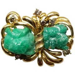 Retro 14 Karat Yellow Gold Carved Emerald and Diamond Pin