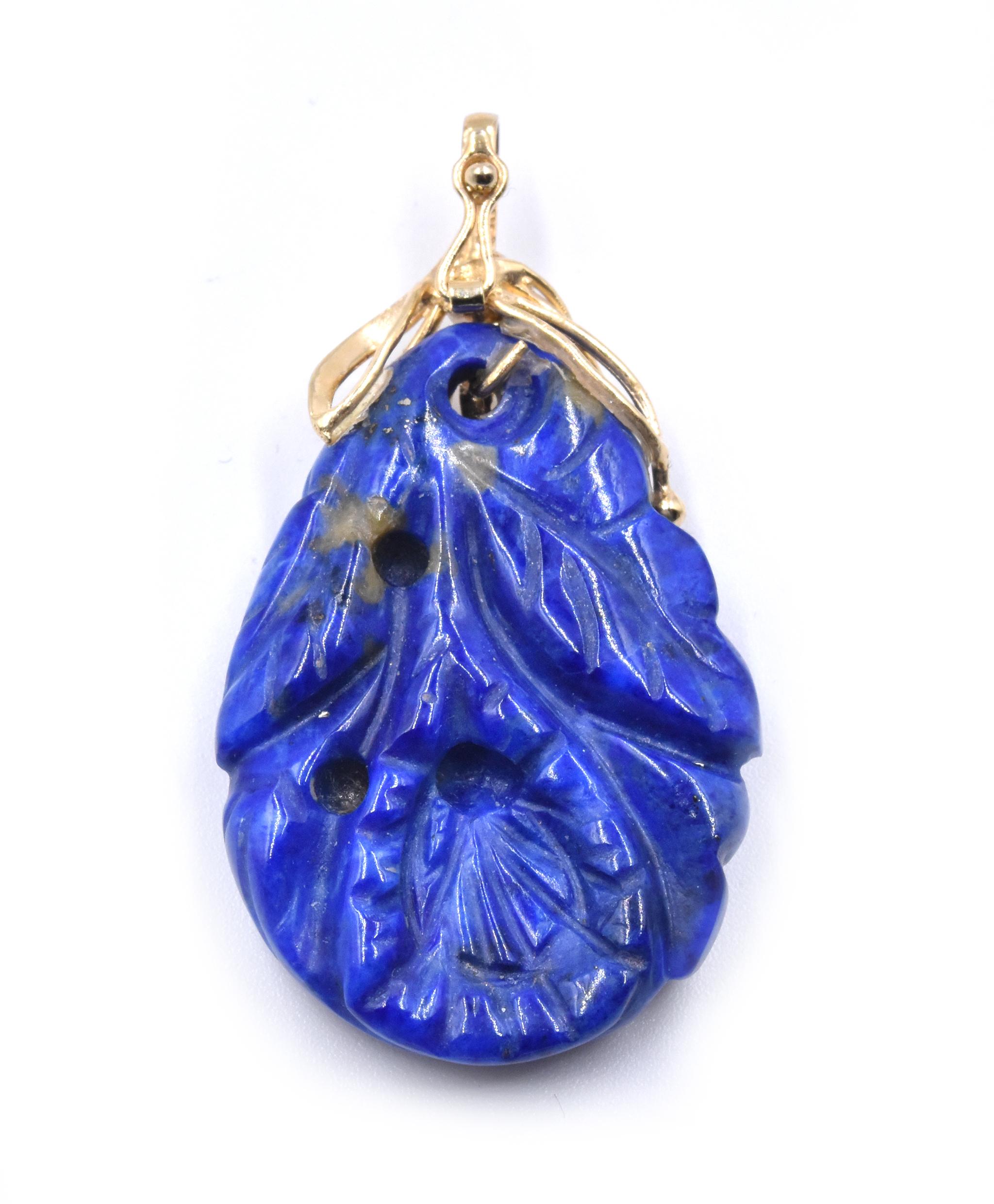 14 Karat Yellow Gold Carved Lapis Pendant In Excellent Condition For Sale In Scottsdale, AZ