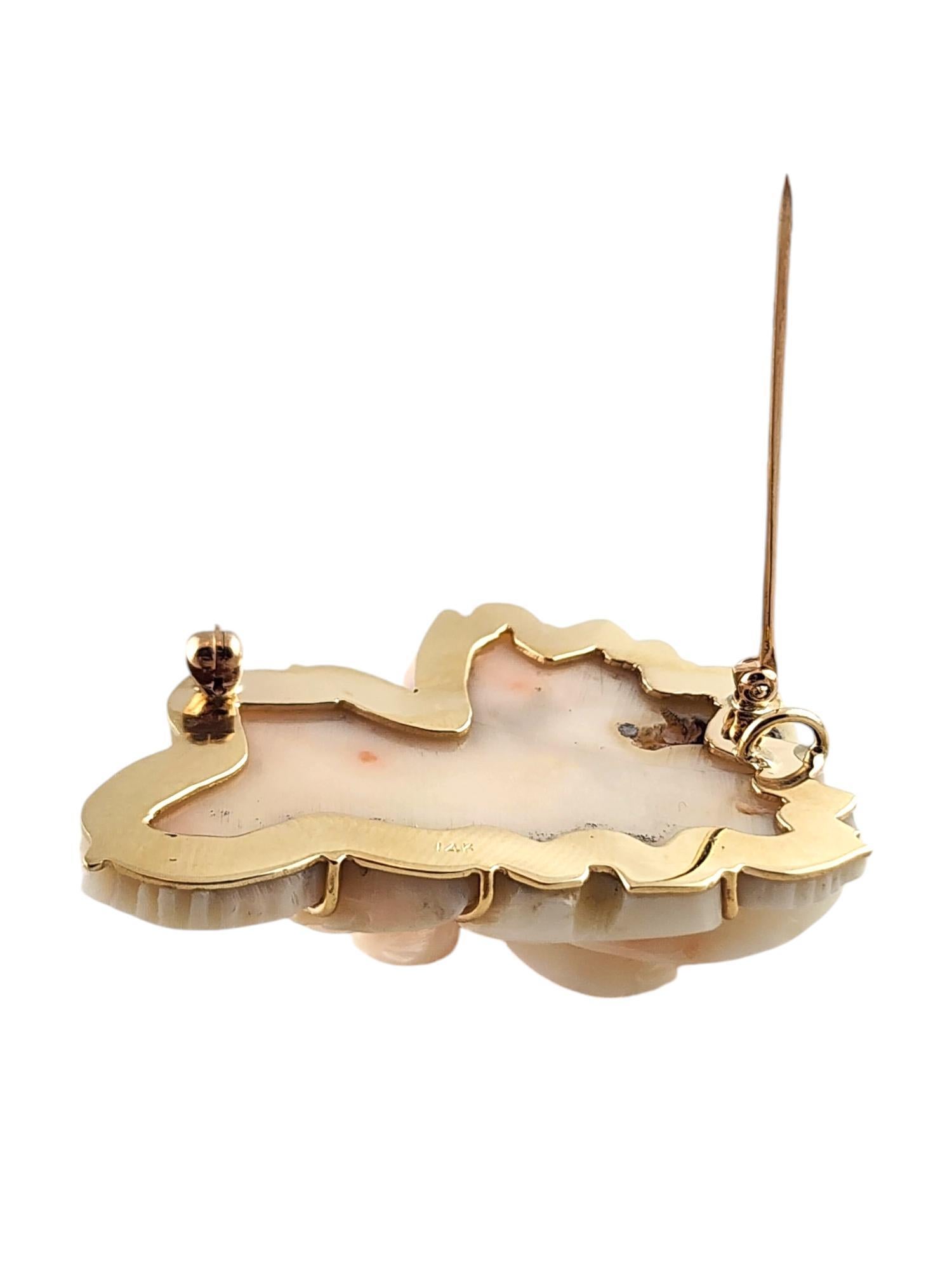 14 Karat Yellow Gold Carved Pink Coral Rose Brooch Pendant #19040 For Sale 1