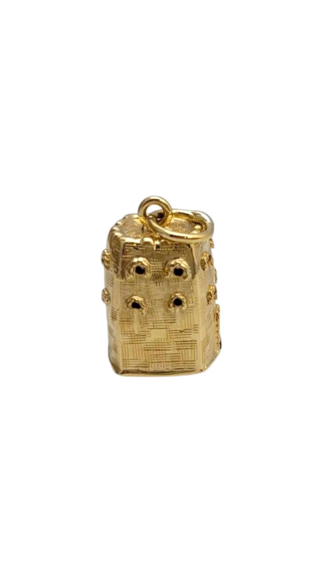 14 Karat Yellow Gold Castle Charm

This is the perfect charm for the beach lover in your life! Elegant and enchanting, this 14 karat yellow gold castle charm brings a touch of timeless fantasy and refined beauty to any jewelry collection.

Size: