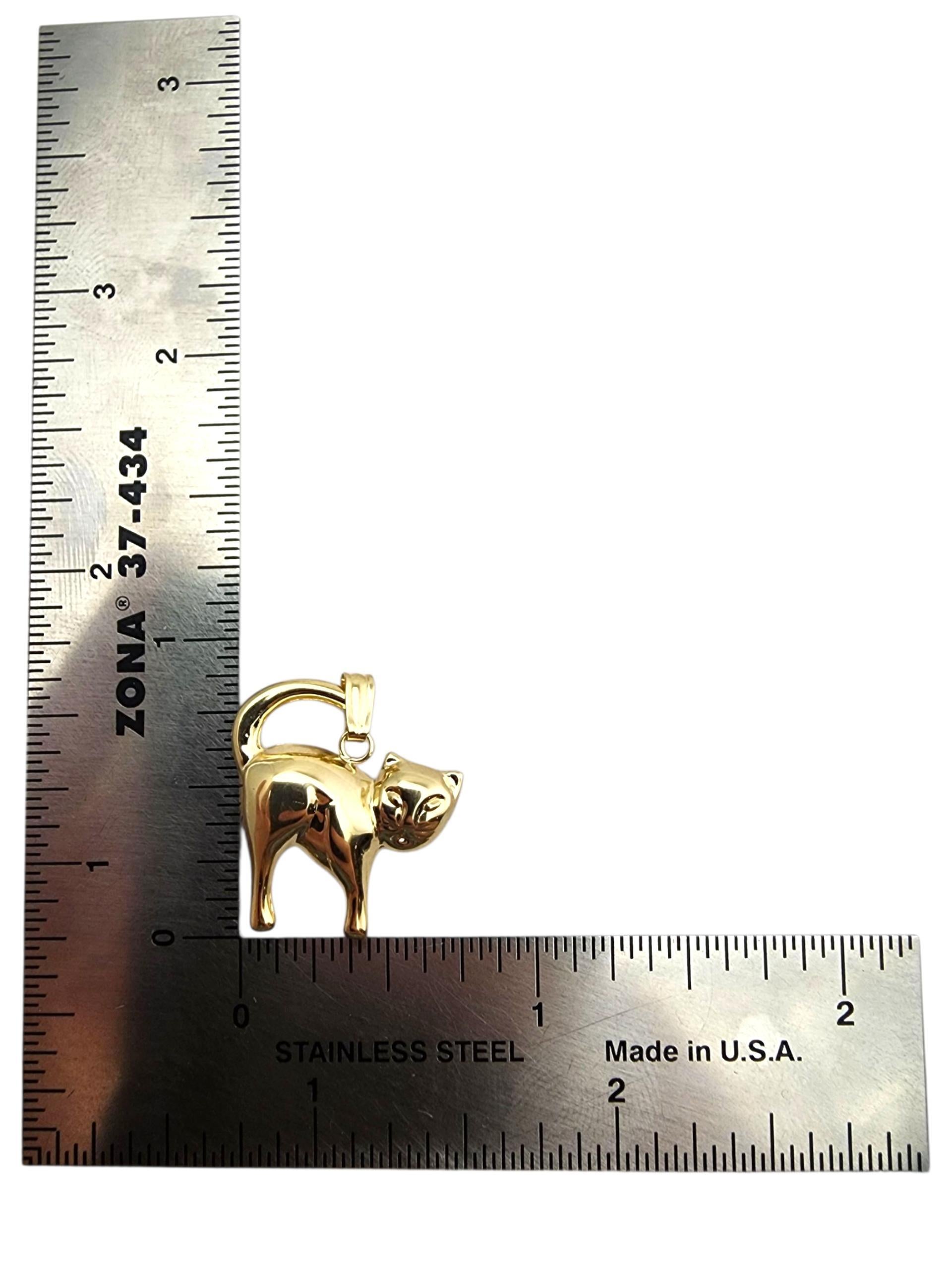 Pendentif chat en or jaune 14 carats #23675 Bon état - En vente à Washington Depot, CT