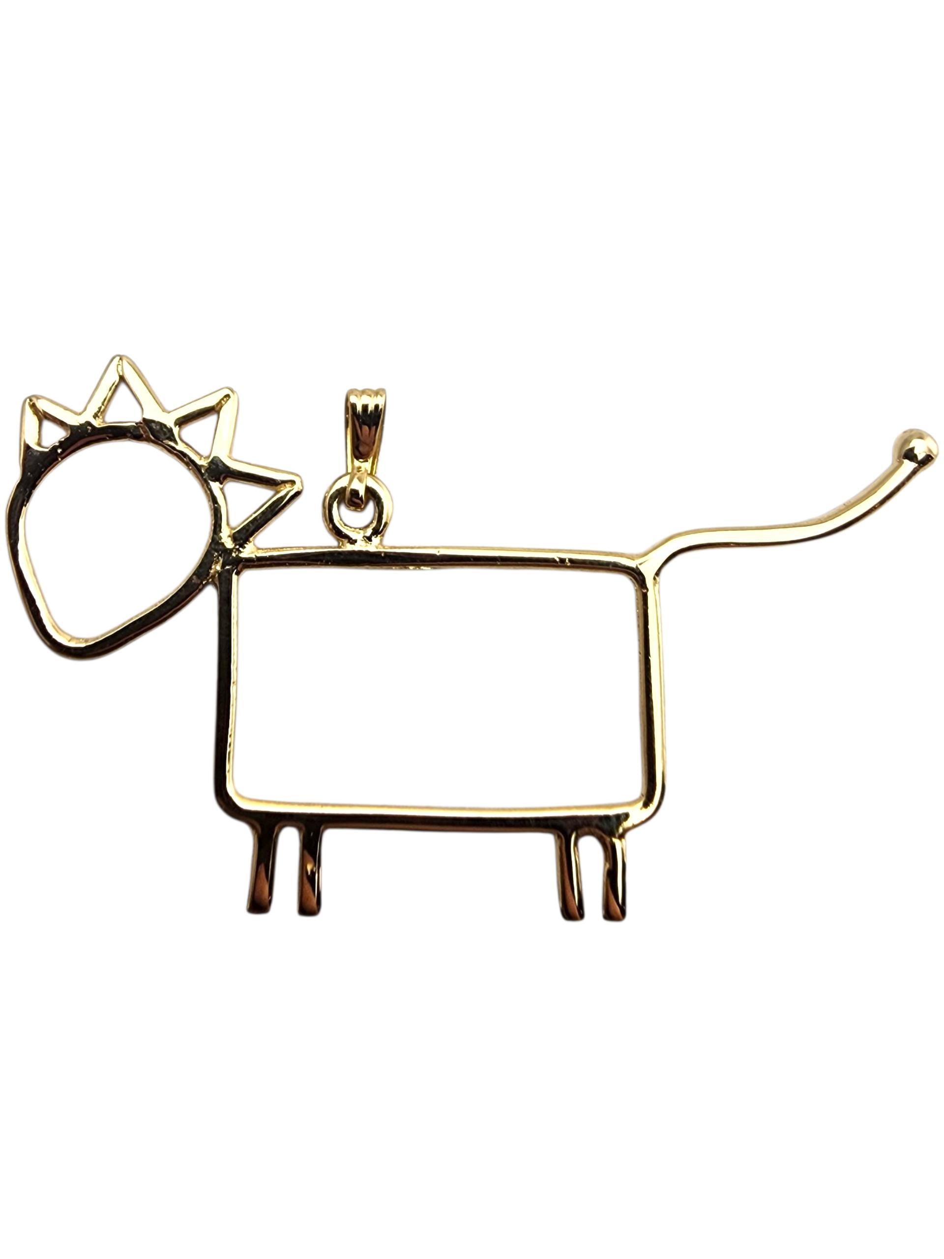 Contemporain Pendentif en or jaune 14 carats représentant un chat #23585 en vente