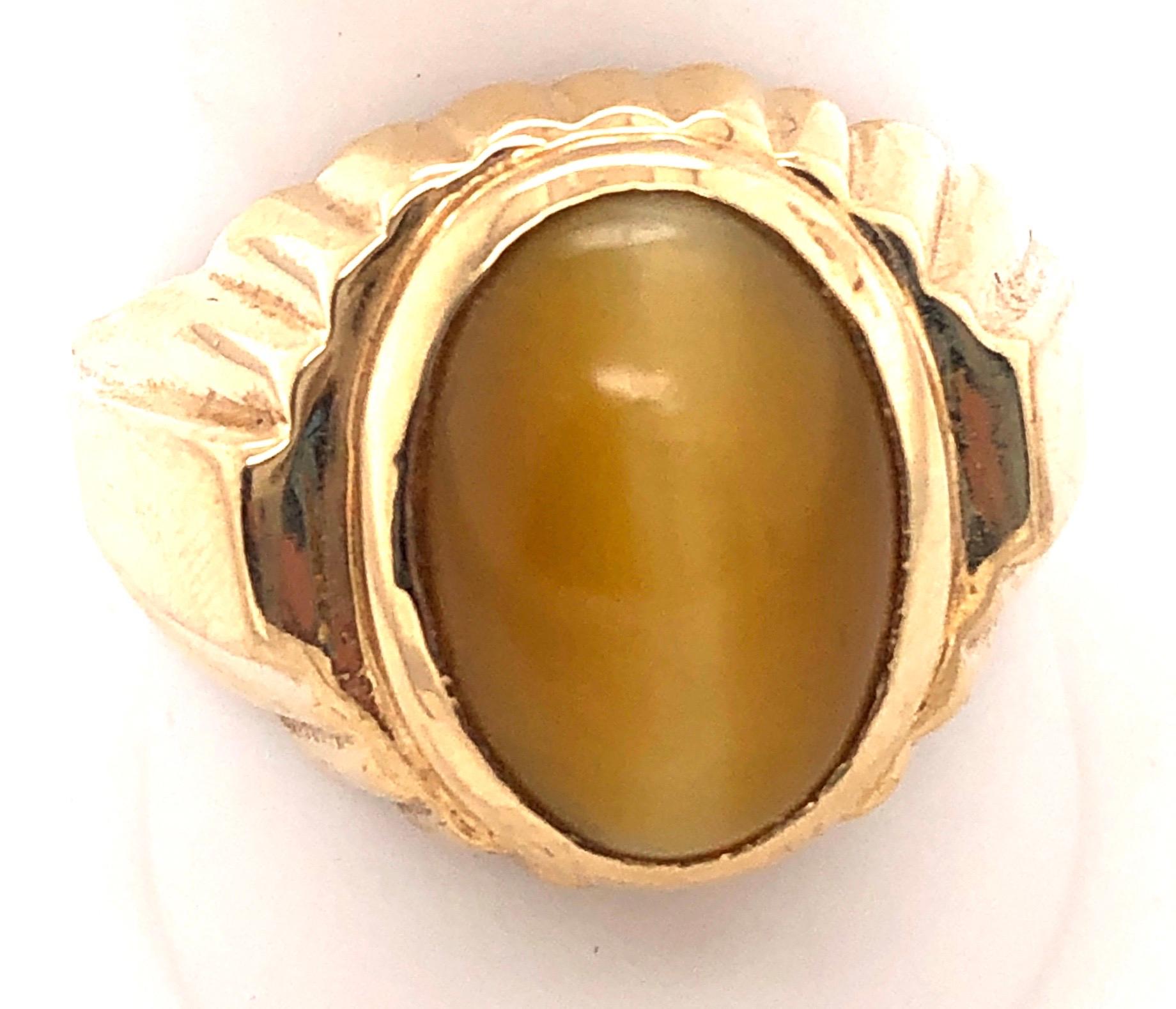14 Karat Yellow Gold Cat's Eye Contemporary Ring For Sale 1
