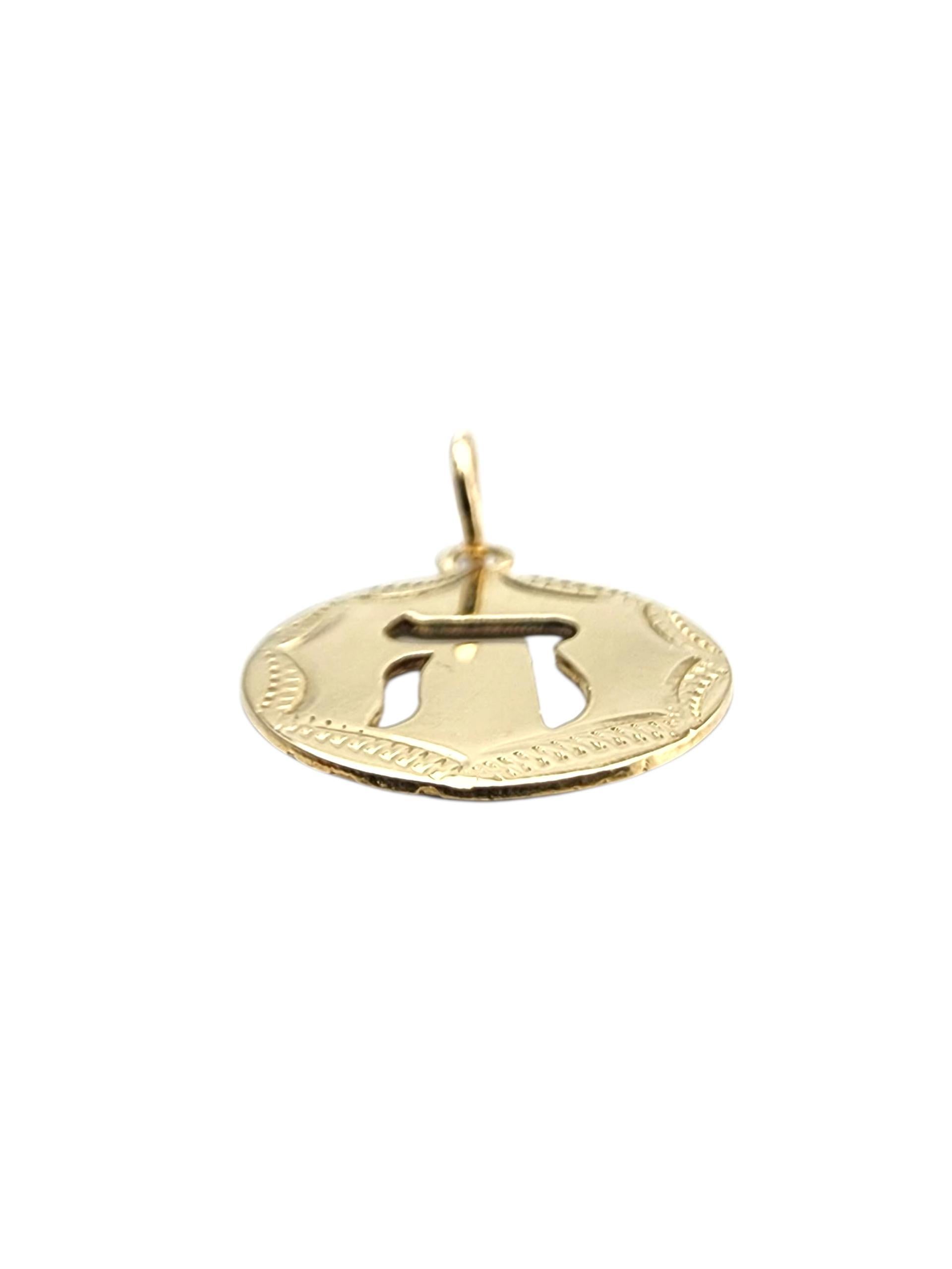 Charme Chai en or jaune 14 carats #23580 en vente 1