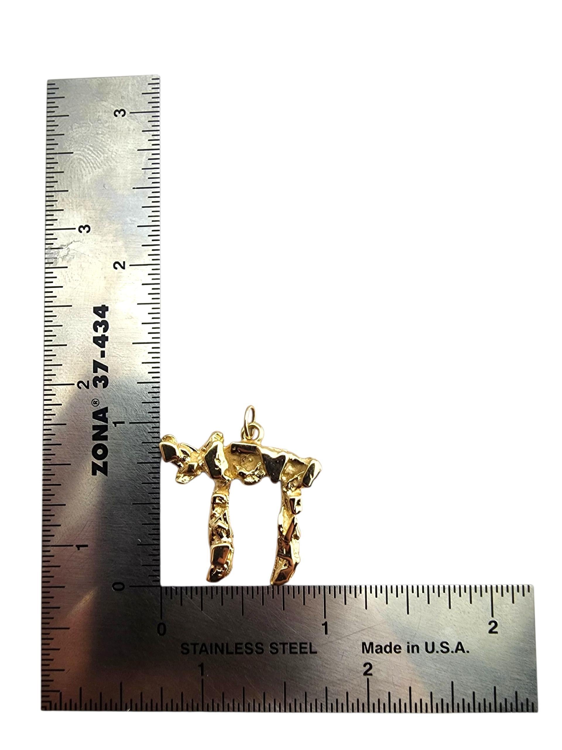 Contemporaneo 14 Karat Yellow Gold Chai Nugget Pendant #23923 in vendita