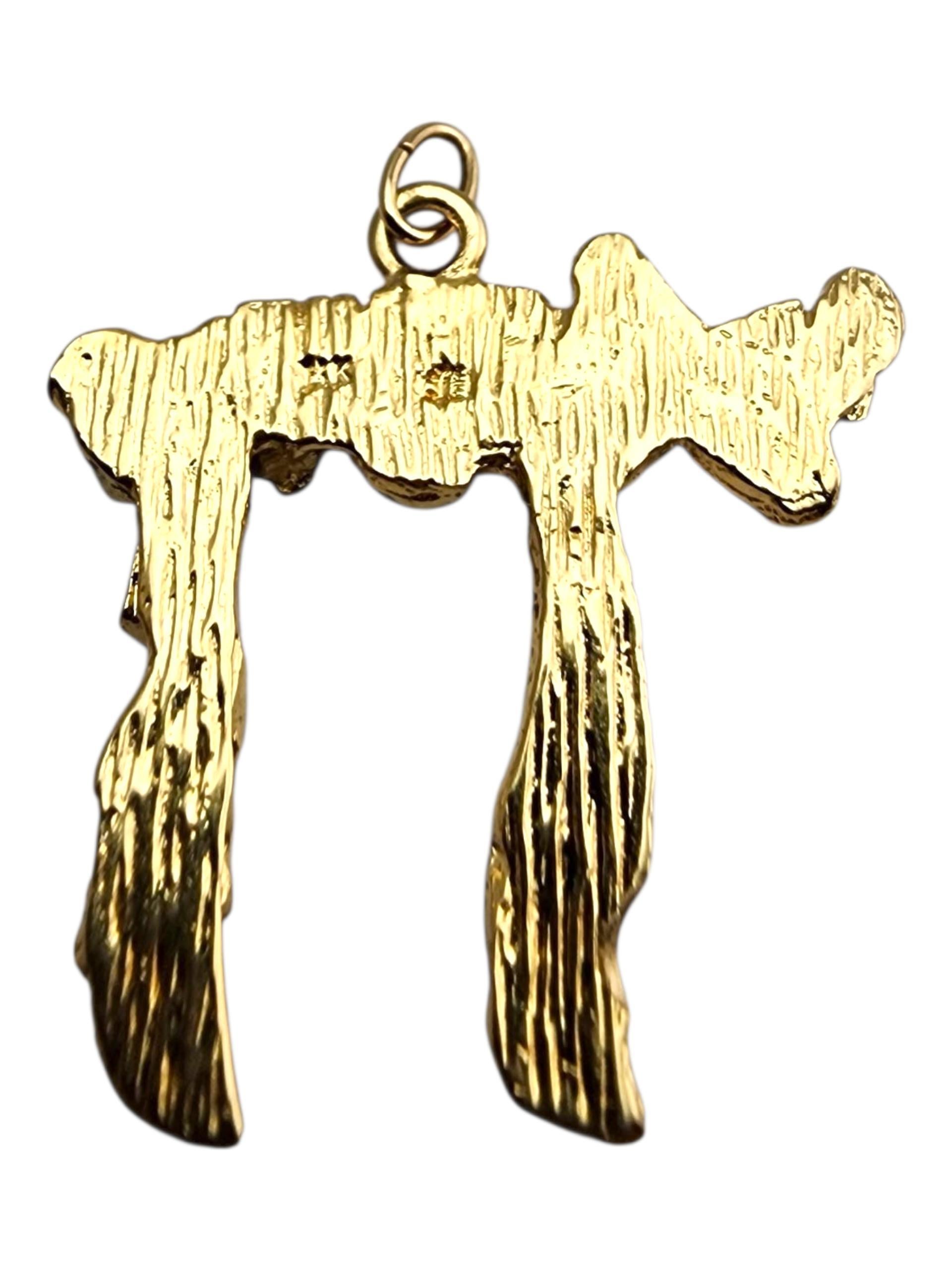 Donna 14 Karat Yellow Gold Chai Nugget Pendant #23923 in vendita