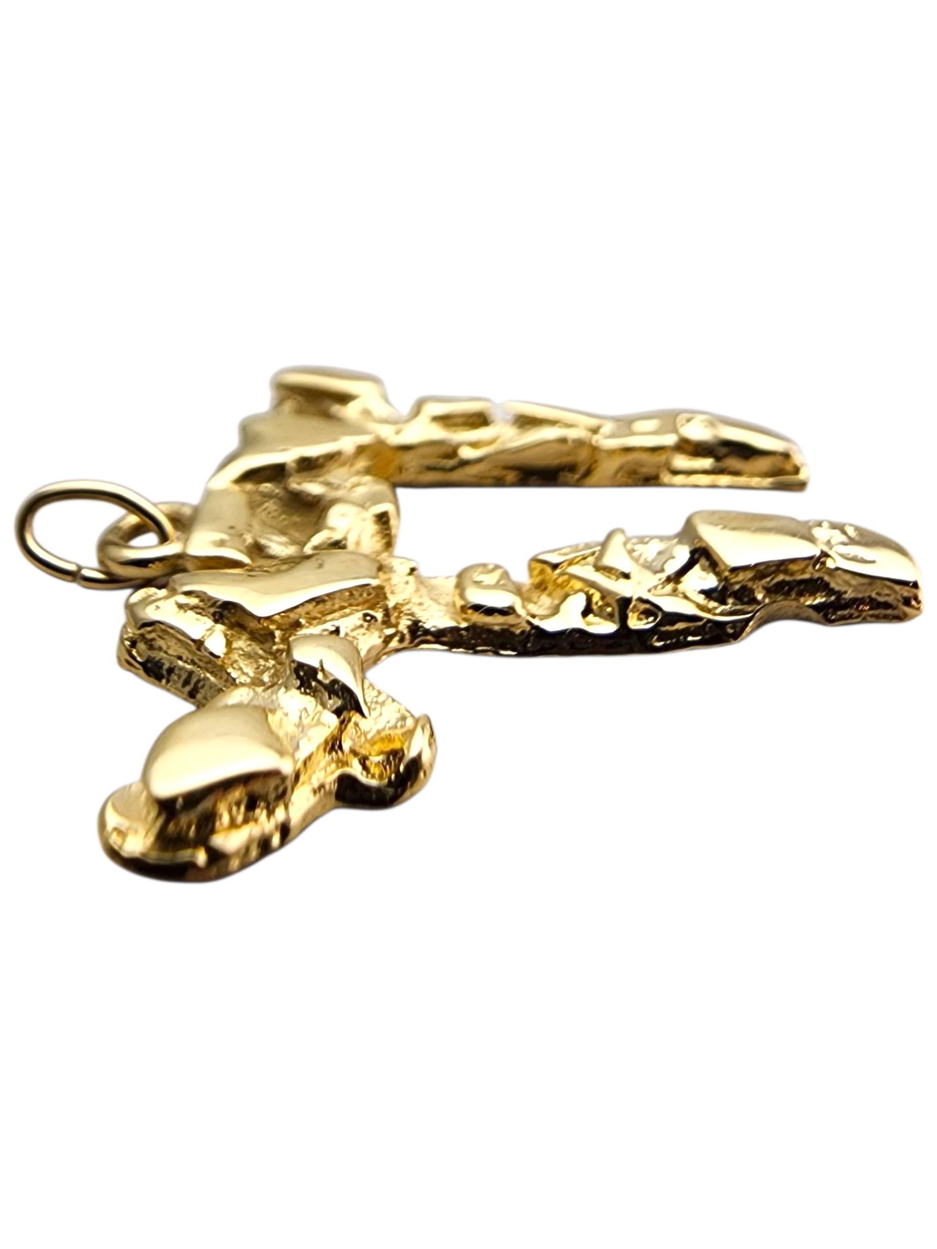 14 Karat Yellow Gold Chai Nugget Pendant #23923 in vendita 1