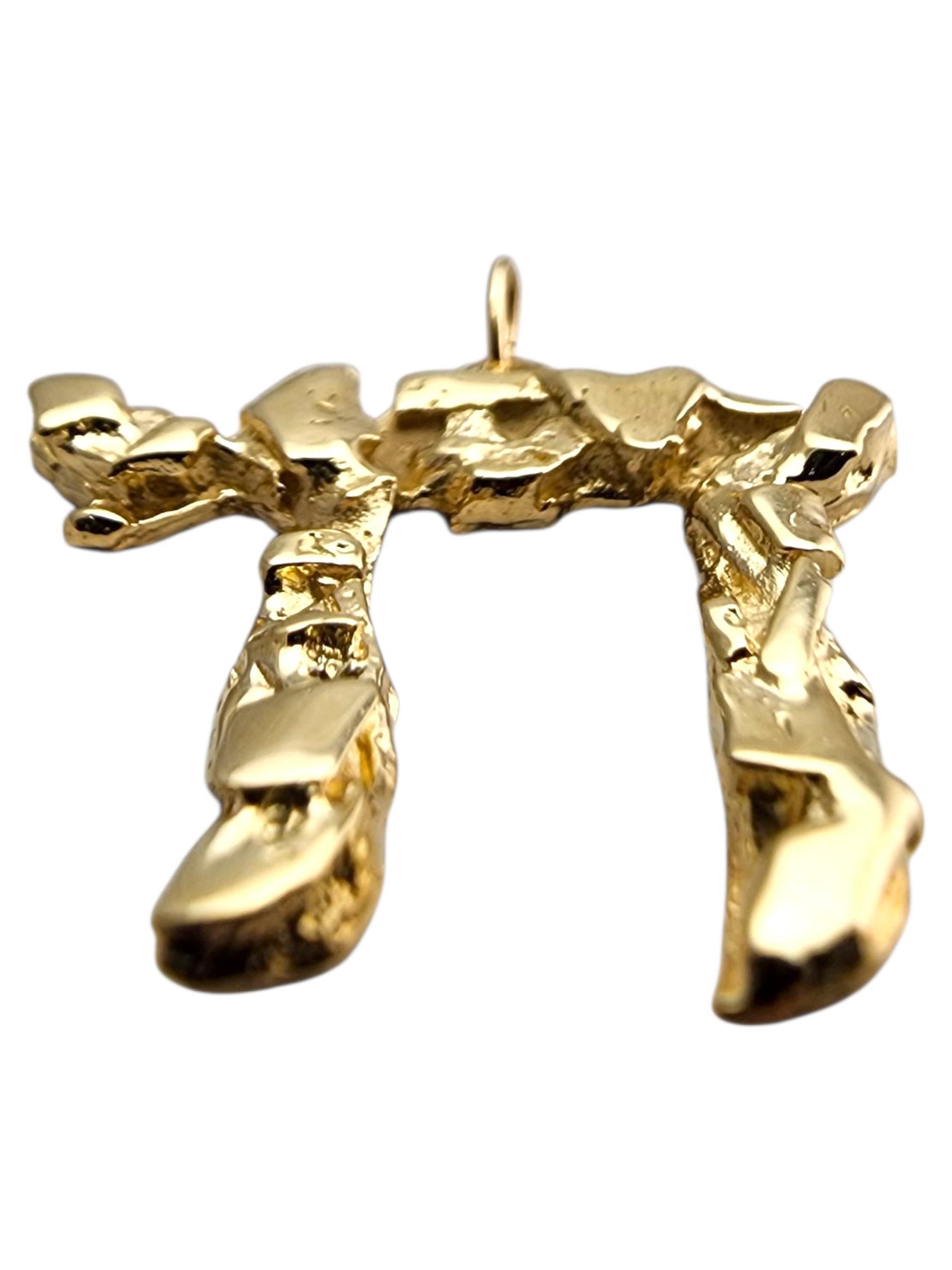 14 Karat Yellow Gold Chai Nugget Pendant #23923 in vendita 4