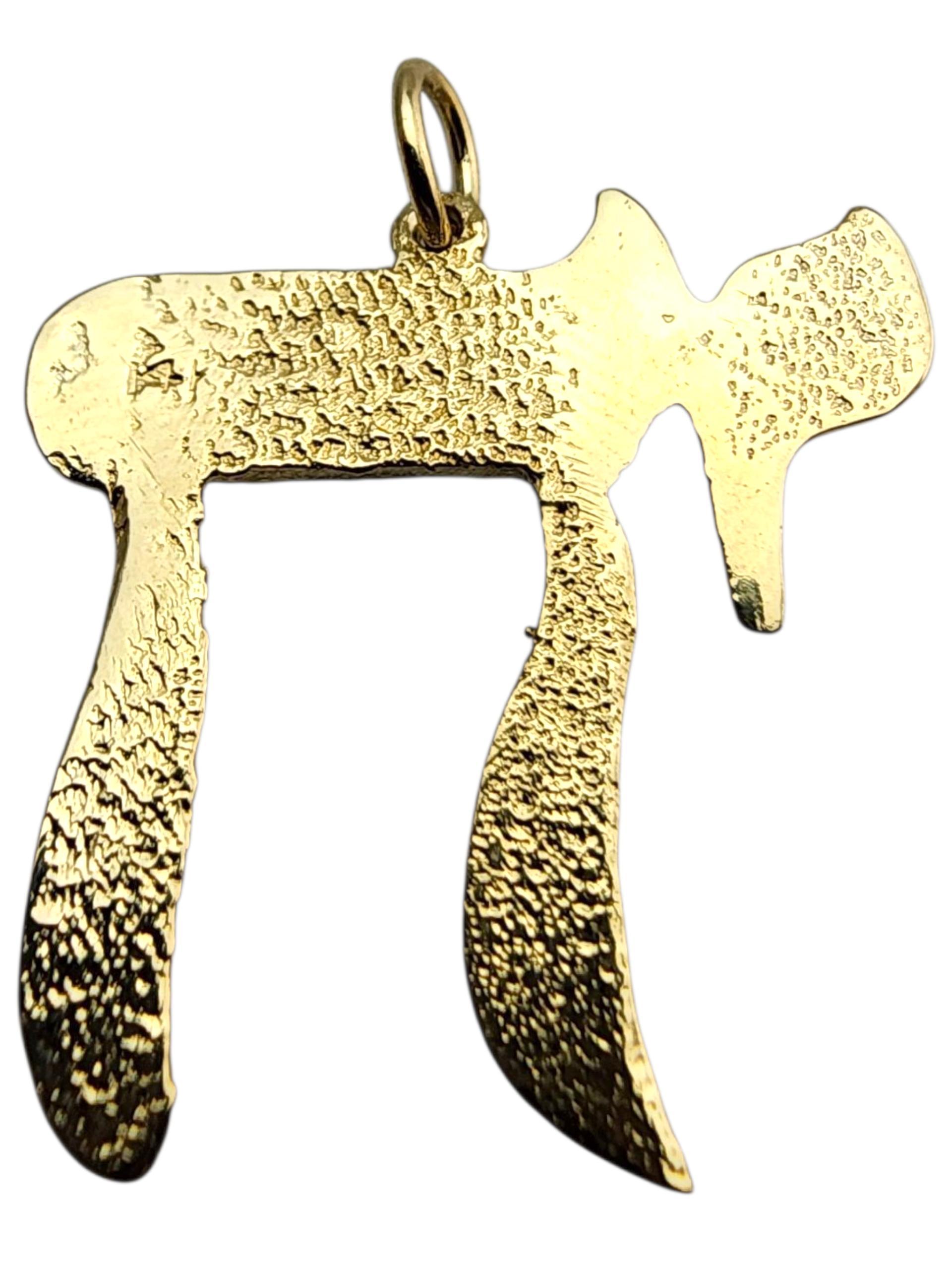 Contemporaneo 14 Karat Yellow Gold Chai Nugget Pendant #23924 in vendita
