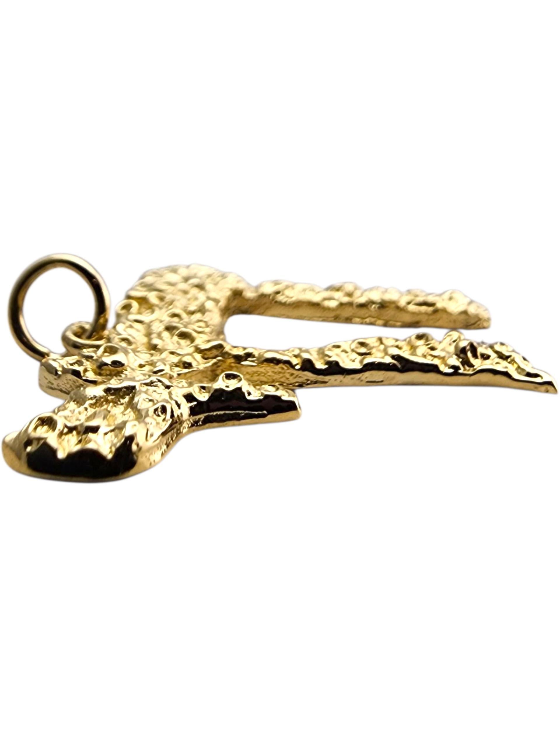 14 Karat Yellow Gold Chai Nugget Pendant #23924 In condizioni buone in vendita a Washington Depot, CT