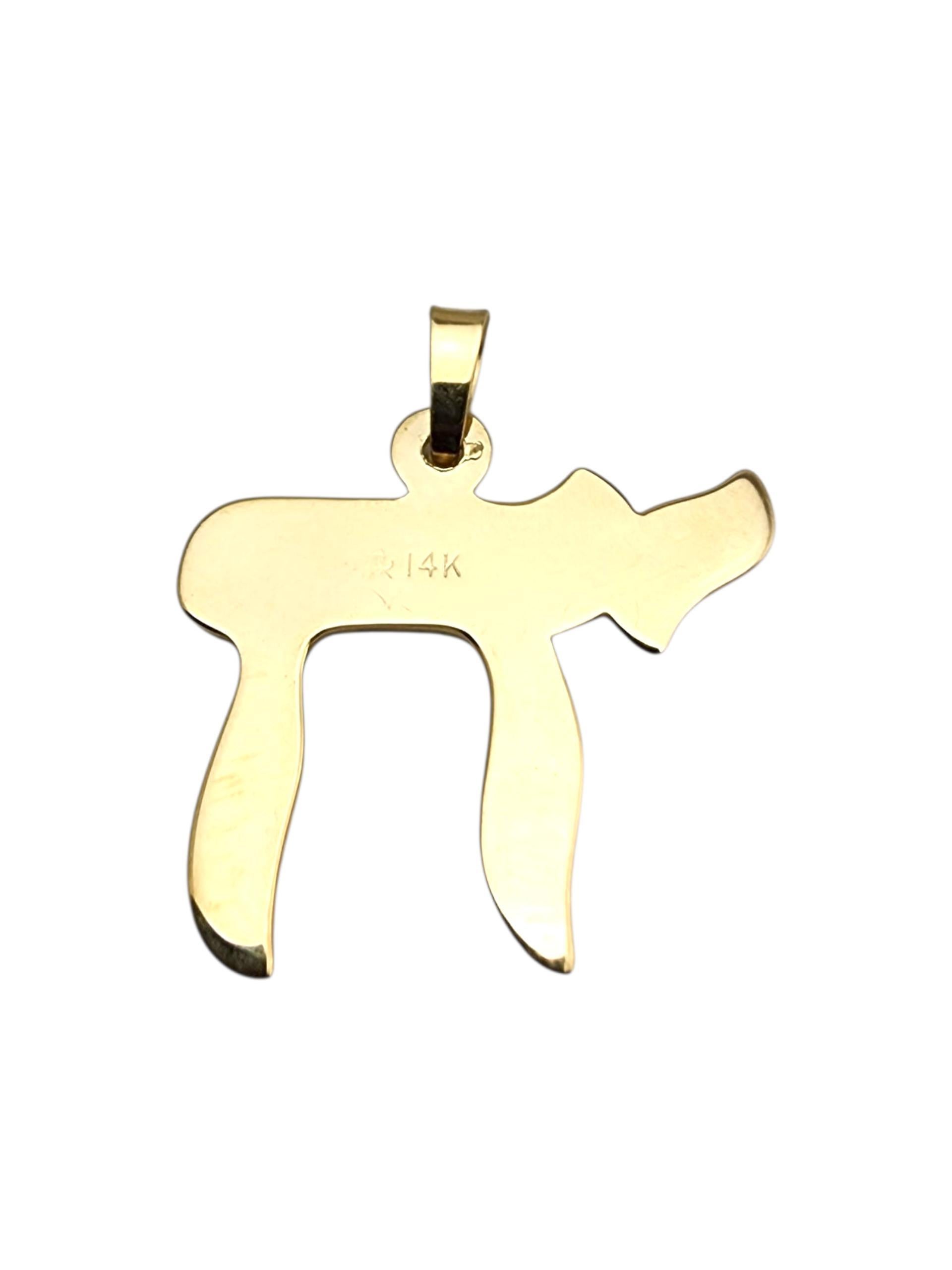 Contemporain Pendentif Chai en or jaune 14 carats #23505 en vente
