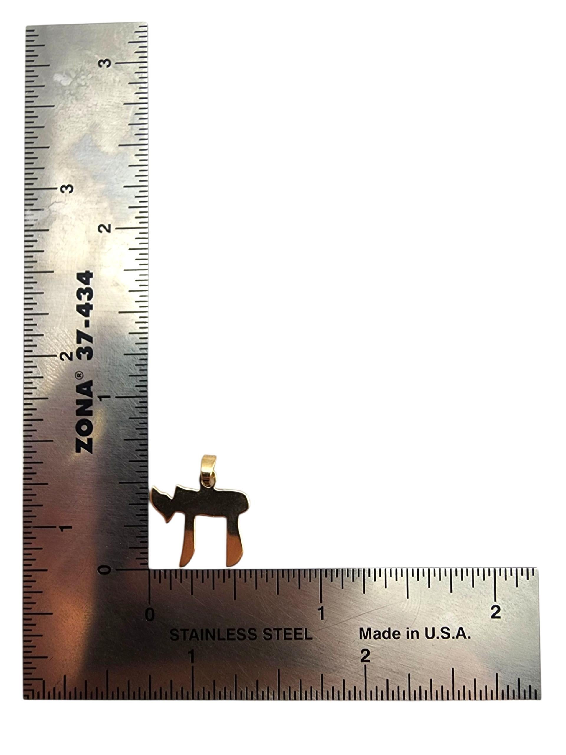 Ciondolo Chai in oro giallo 14 carati #23914 in vendita 3