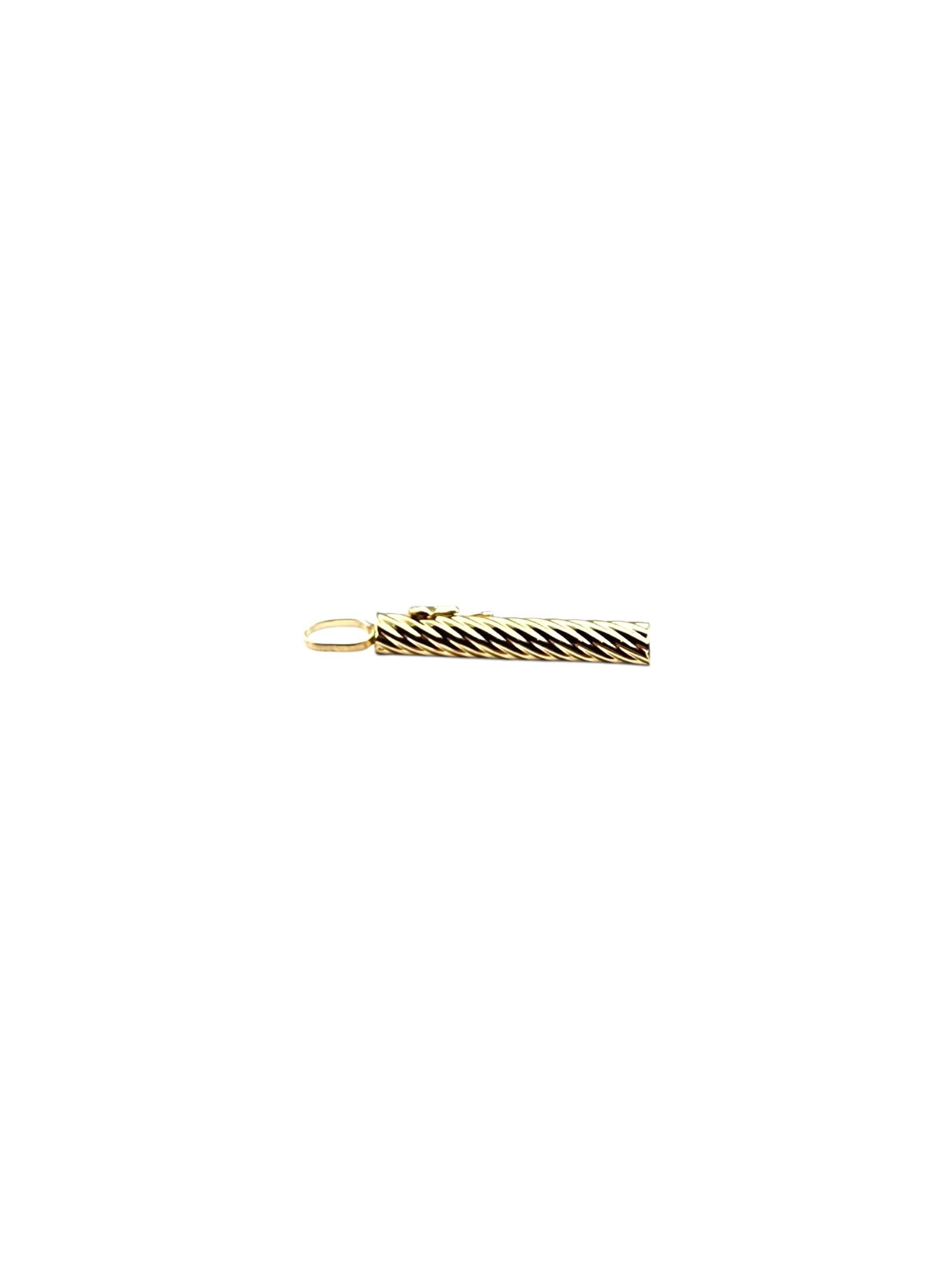 Mezuzah en or jaune 14 carats avec pendentif Chai #23043 Bon état - En vente à Washington Depot, CT