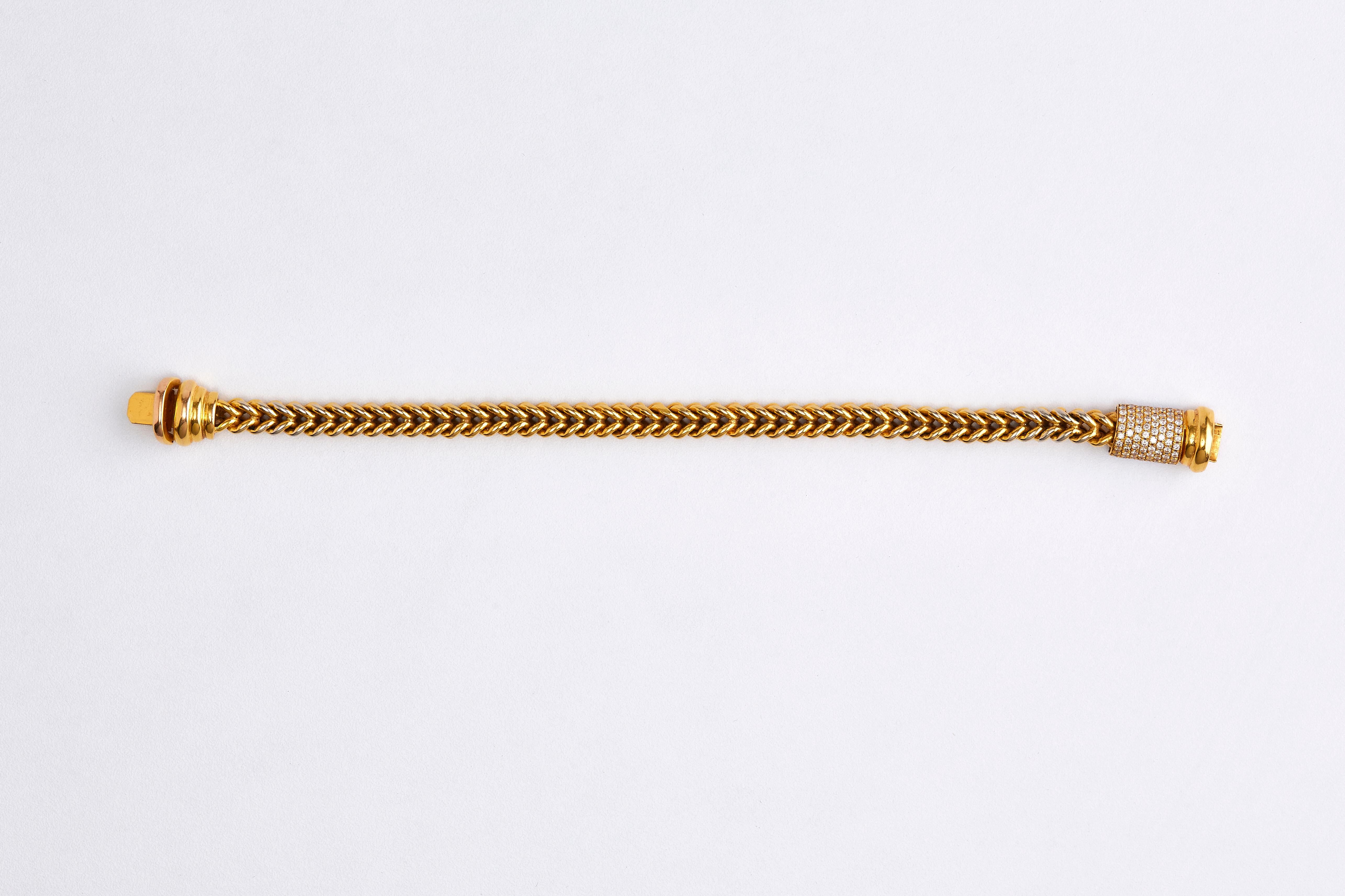 Taille ronde Bracelet chaîne en or jaune 14 carats avec fermoir en diamants en vente