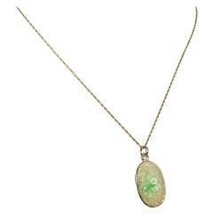 14 Karat Yellow Gold Chain with Jade Pendant