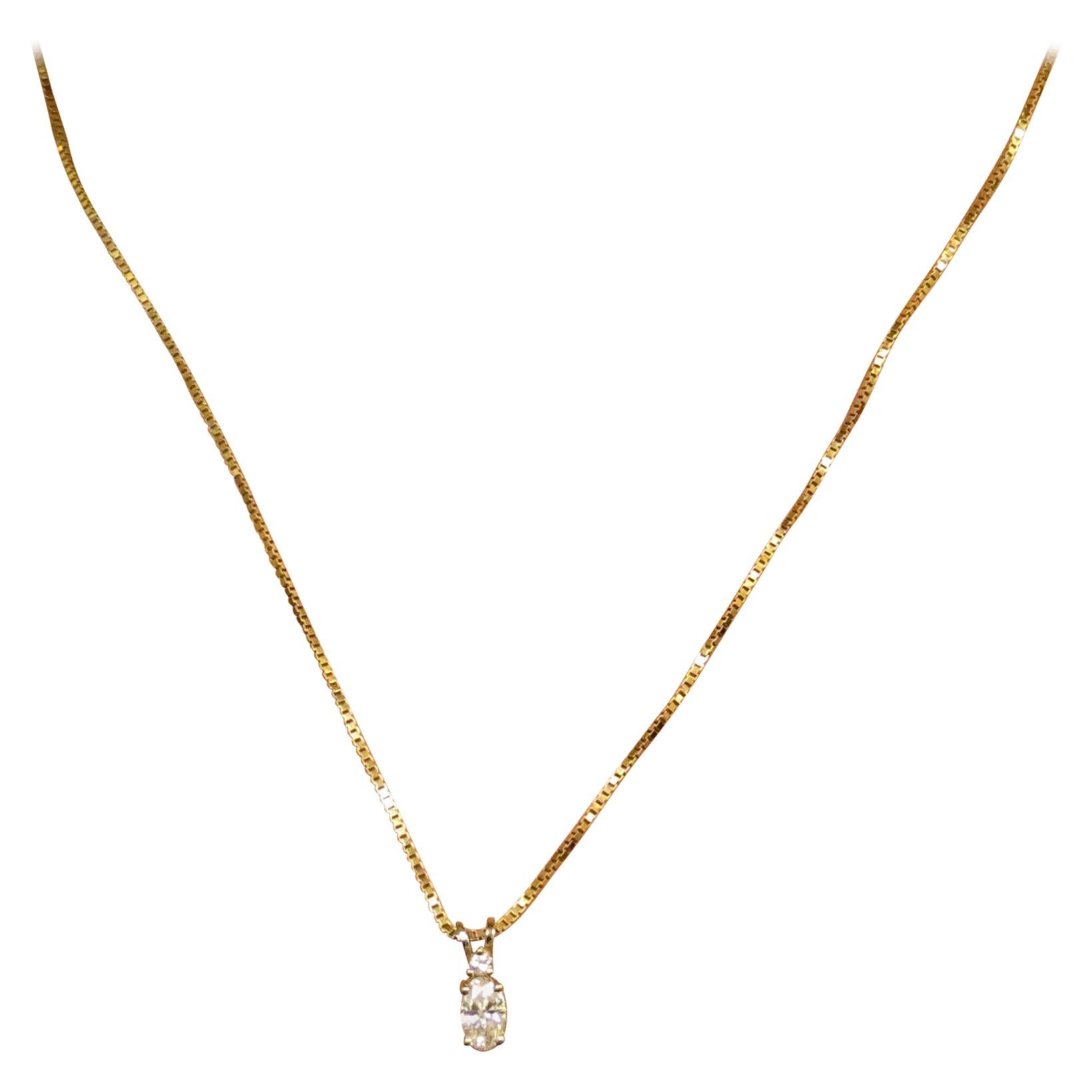 14 Karat Yellow Gold Chain with Prong Set of Oval and Round Diamond Drops For Sale