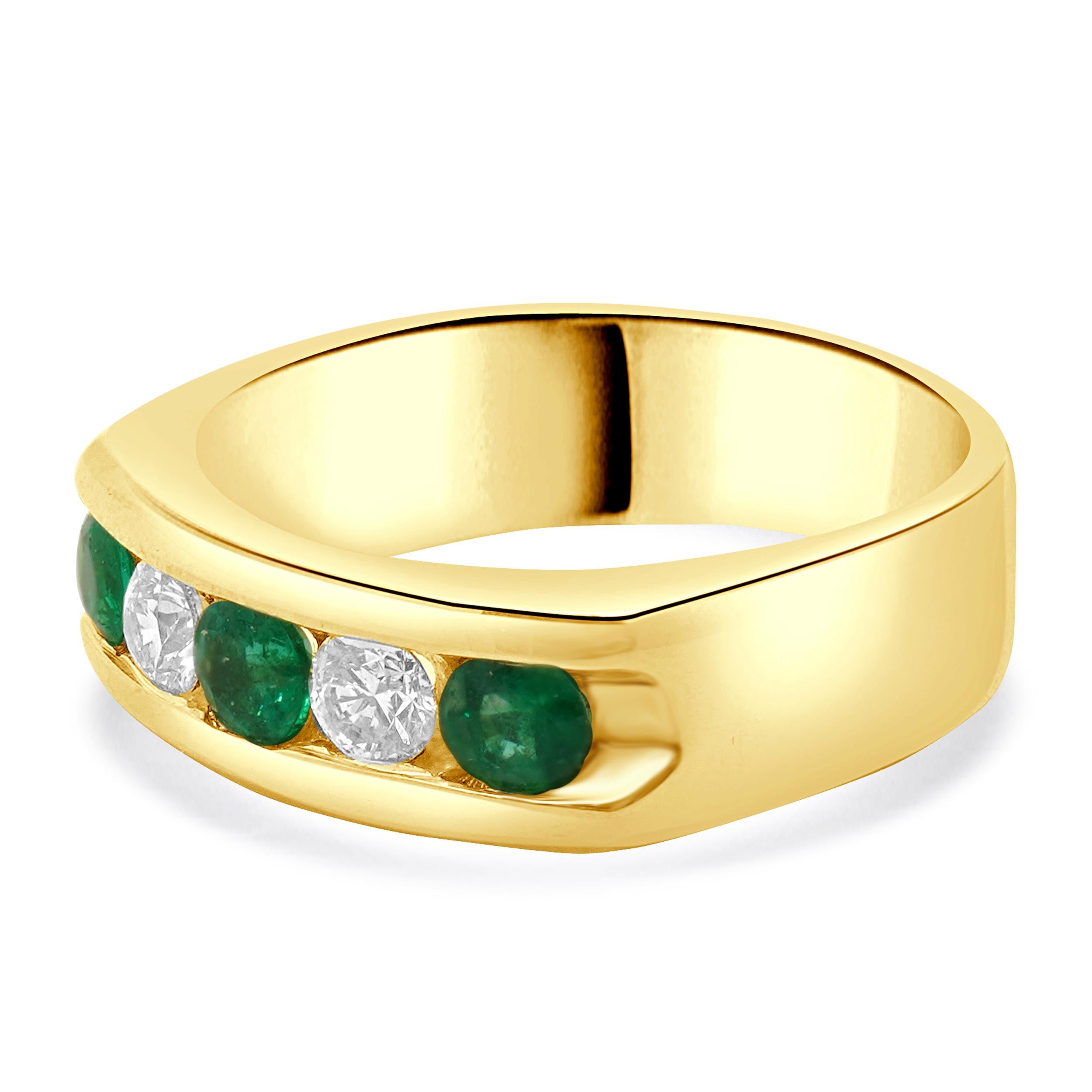 Designer: kundenspezifisch
MATERIAL: 14K Gelbgold
Diamant: 2 runde Diamanten im Brillantschliff = 0,40cttw
Farbe: H
Klarheit: SI2-I1
Smaragd: 3 Rundschliff = 1.00cttw
Abmessungen: Die Ringspitze ist 7.3 mm breit.
Ringgröße: 10.5 (bitte erlauben Sie
