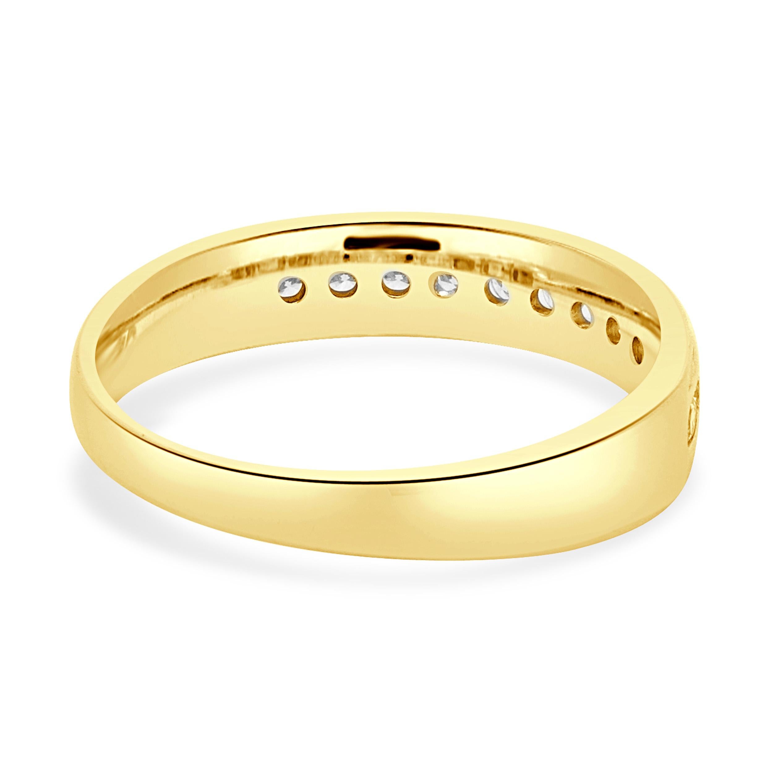 14 Karat Yellow Gold Channel Set Round Diamond band In condizioni ottime in vendita a Scottsdale, AZ