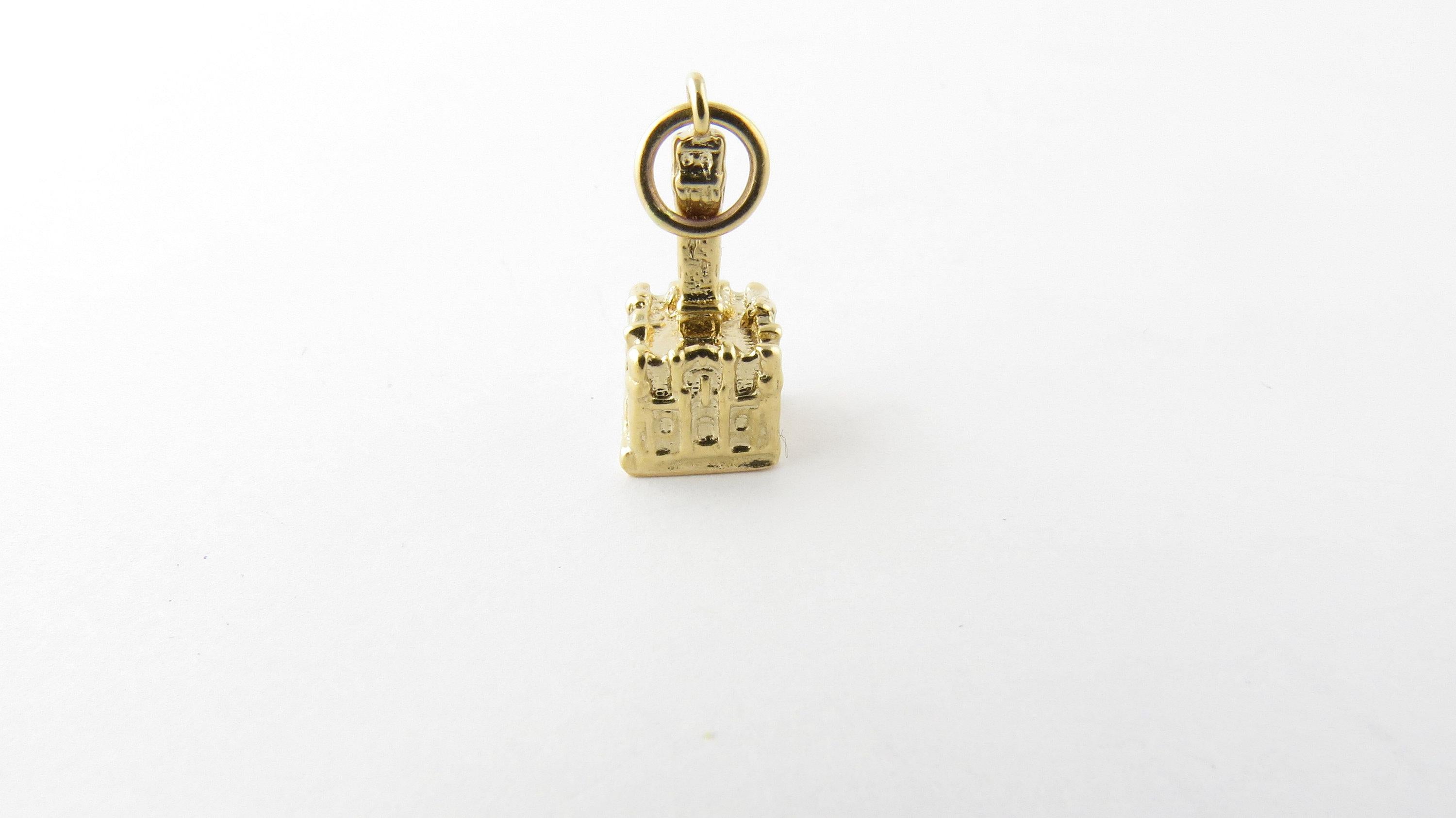 Women's 14 Karat Yellow Gold Chicago Water Tower Charm