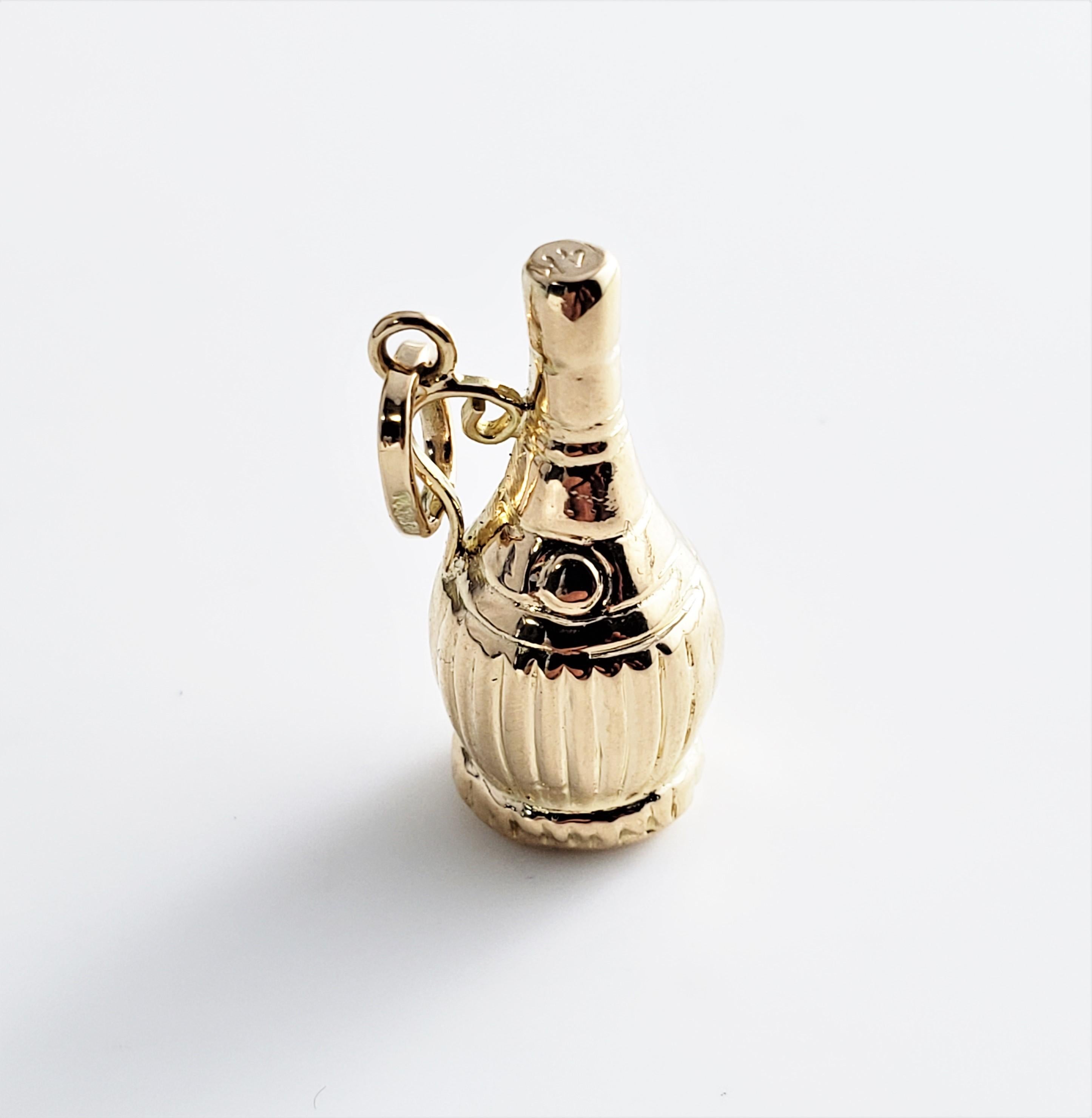 Women's 14 Karat Yellow Gold Chianti Wine Bottle Charm