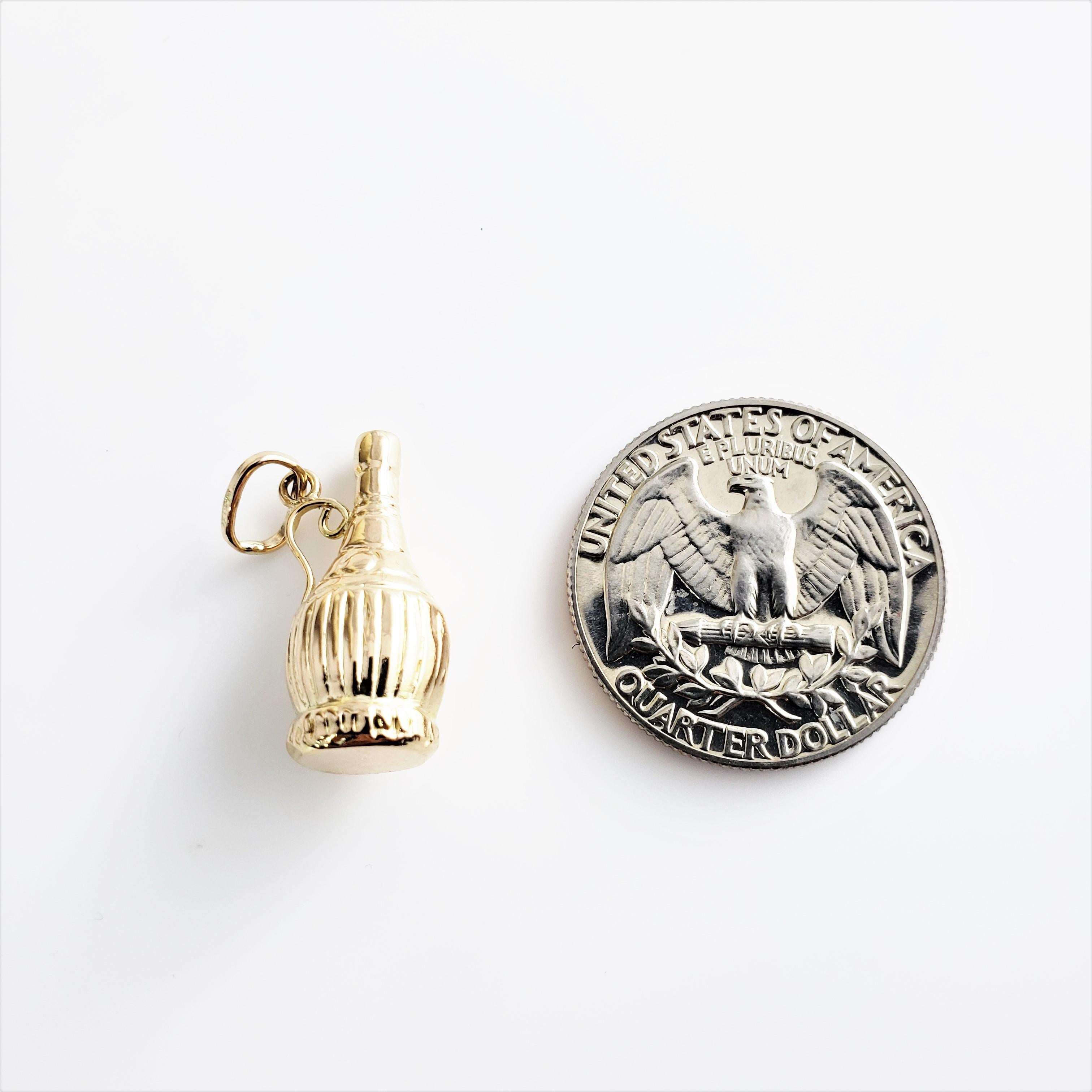14 Karat Yellow Gold Chianti Wine Bottle Charm 1