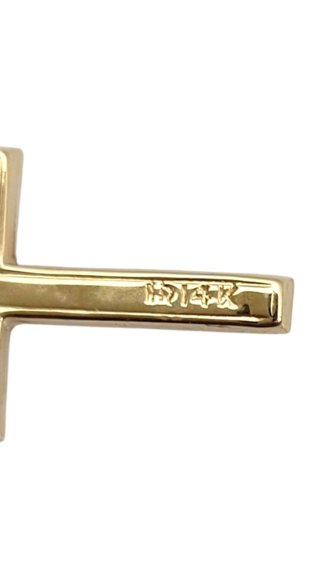 14 Karat Yellow Gold Children's Cross Pendant Necklace #21627 In condizioni buone in vendita a Washington Depot, CT