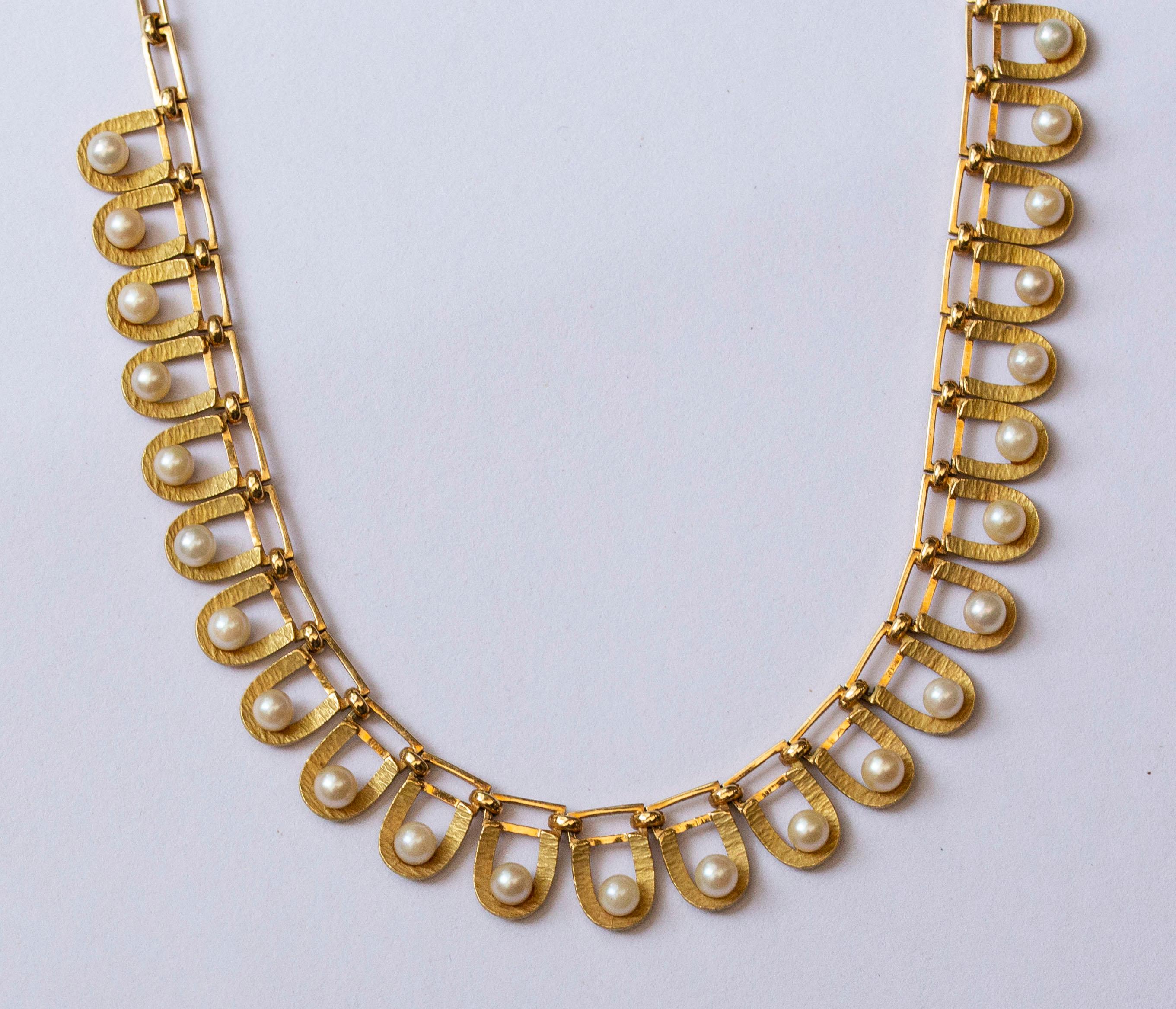 Retro 14 Karat Yellow Gold Choker Link Necklace with Cultivated Akoya Pearls 