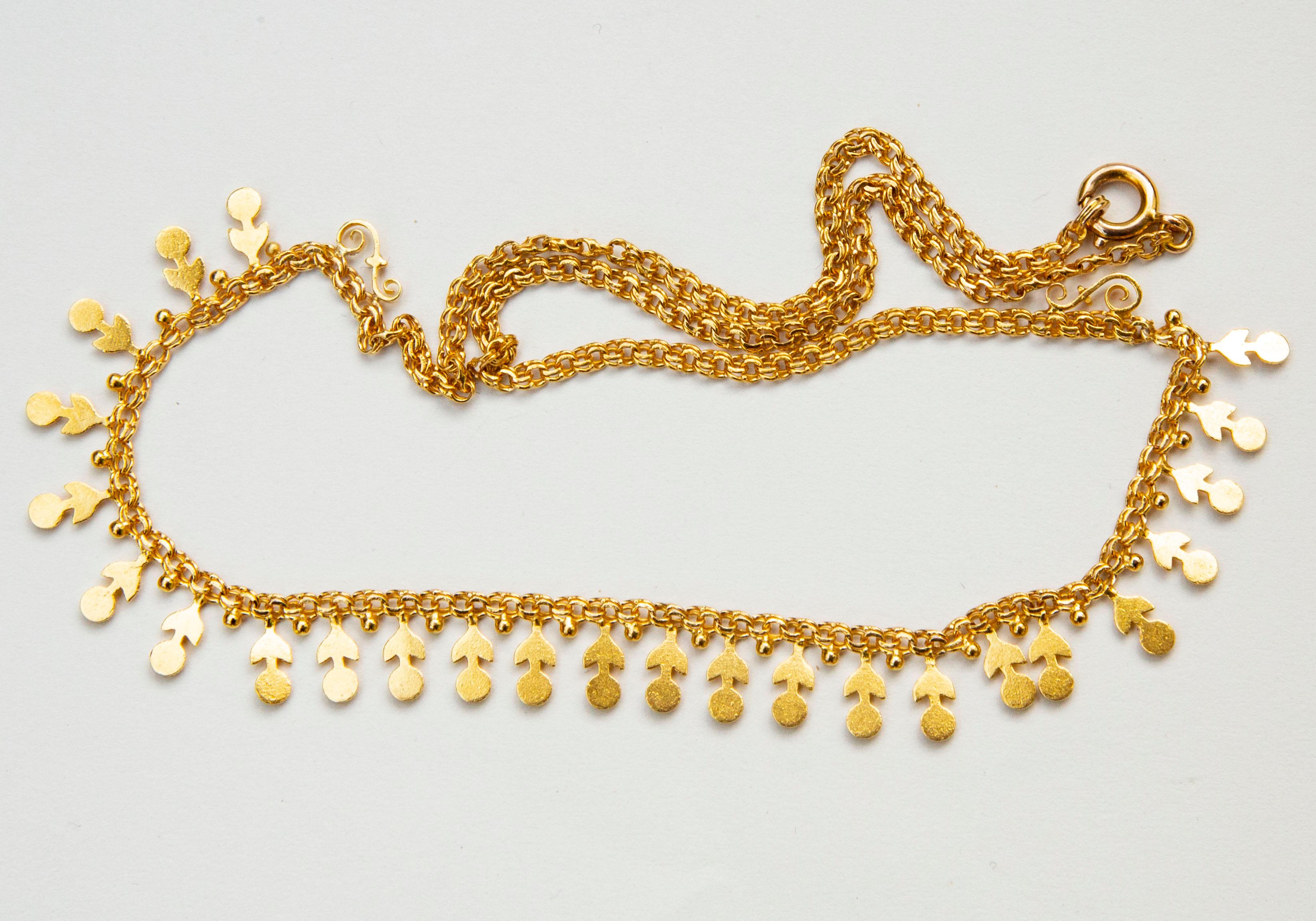 14 Karat Gelbgold Choker-Halskette mit Blumendekoration 1950er Jahre (Retro) im Angebot