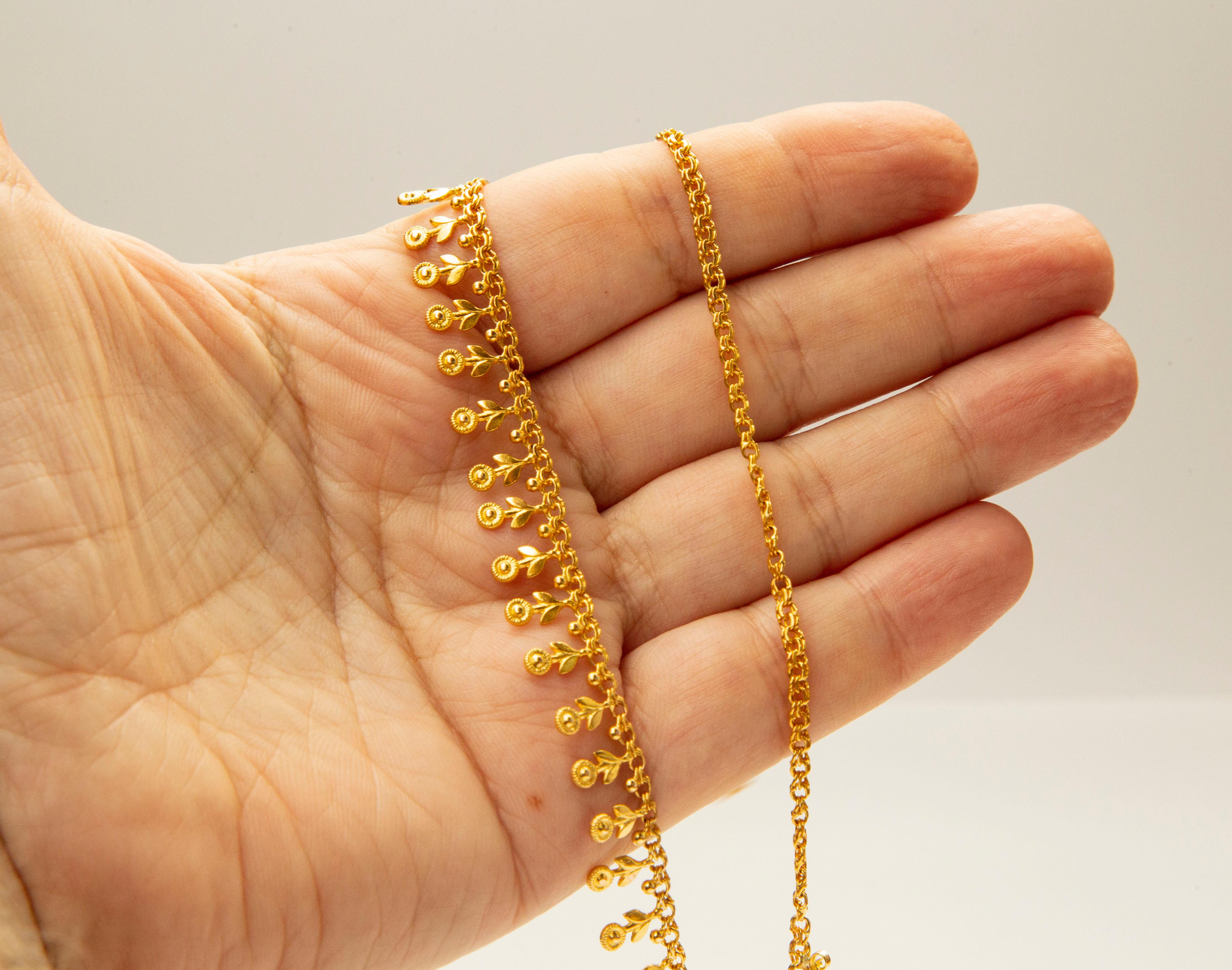 14 Karat Gelbgold Choker-Halskette mit Blumendekoration 1950er Jahre für Damen oder Herren im Angebot