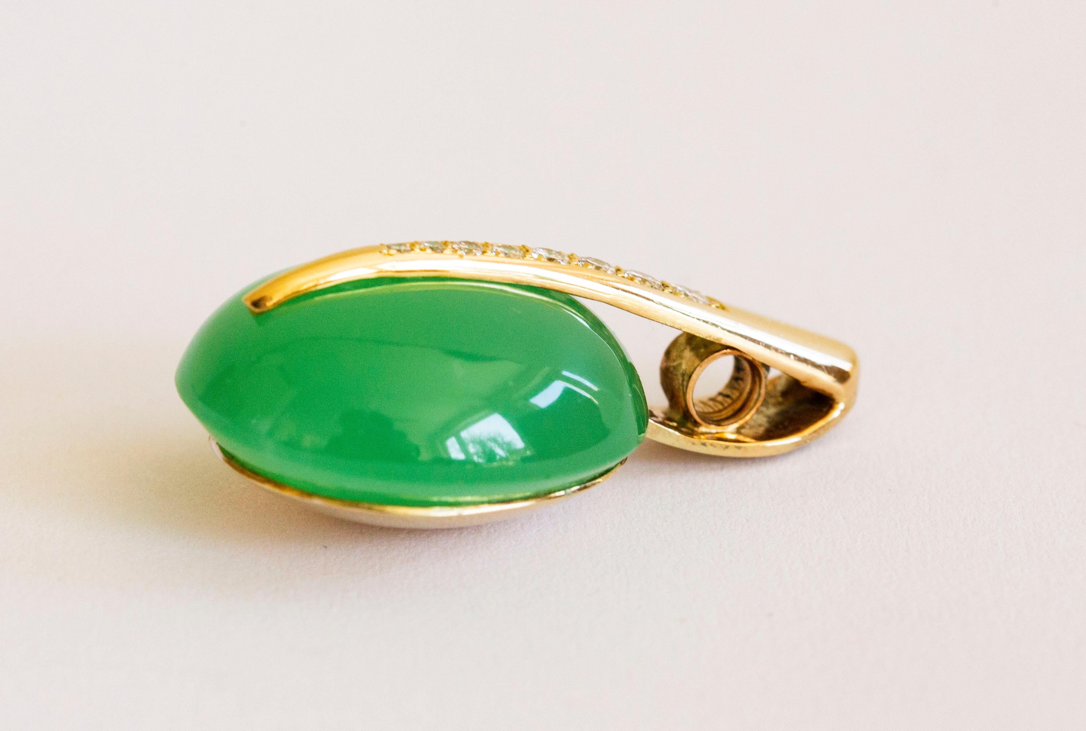 Cabochon 14 Karat Yellow Gold Chrysophrase and Diamonds Pendant  For Sale