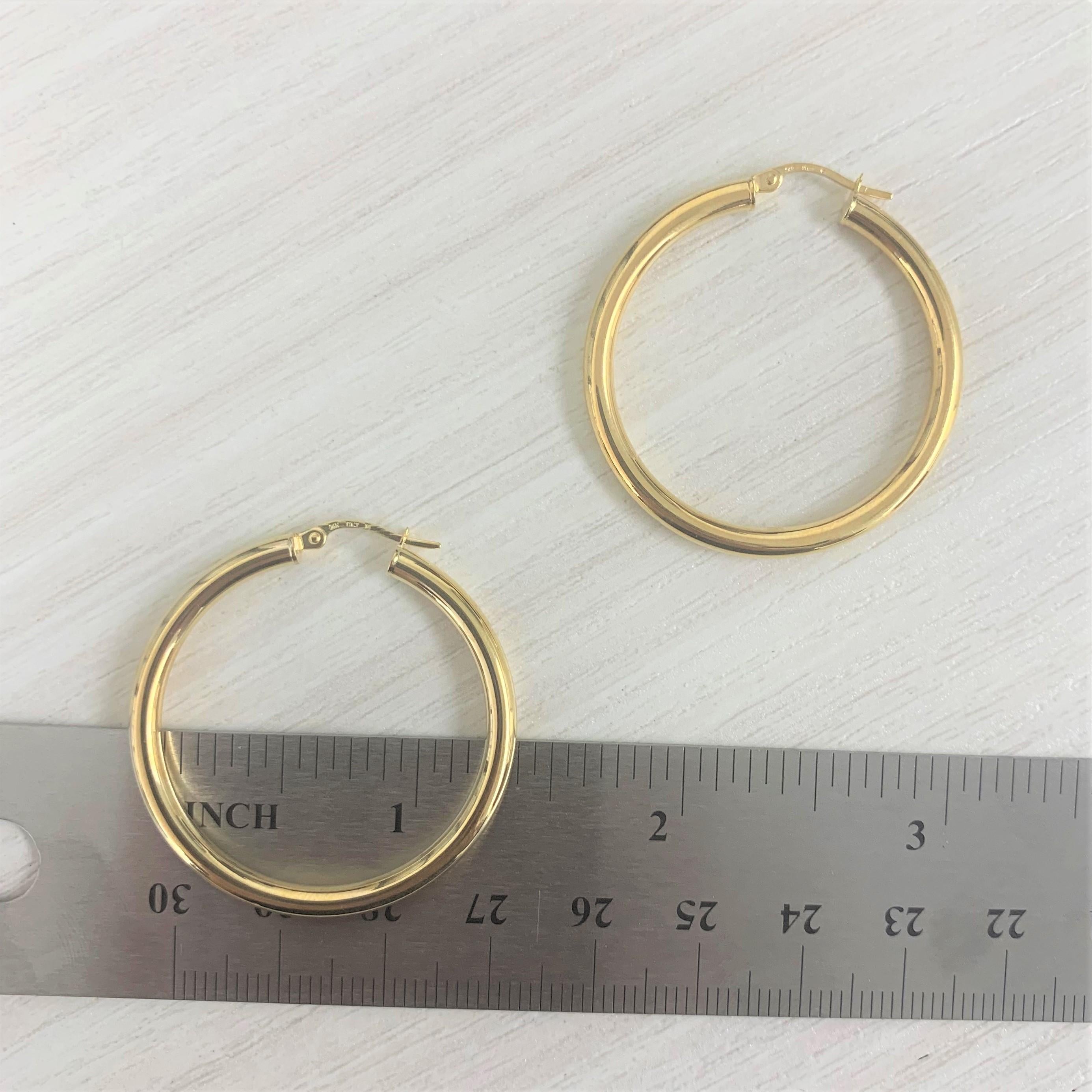 14 Karat Yellow Gold Chunky Light-Weight Hollow Hoop Earrings In New Condition For Sale In Great neck, NY