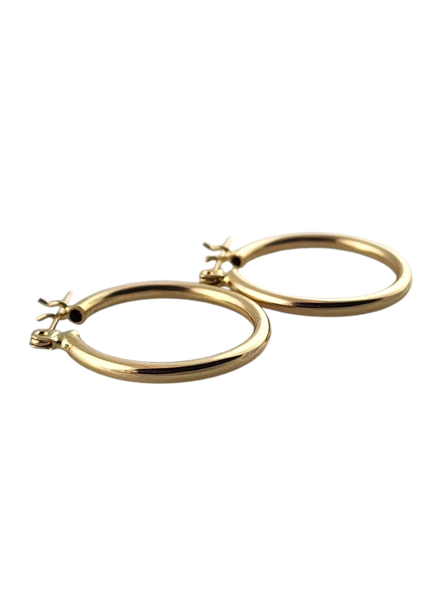 Créoles en or jaune 14 carats n° 18504 Pour femmes en vente