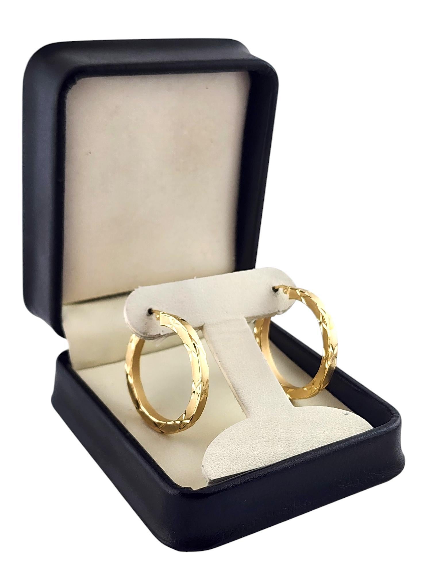 Créoles en or jaune 14 carats n° 19342 en vente 3