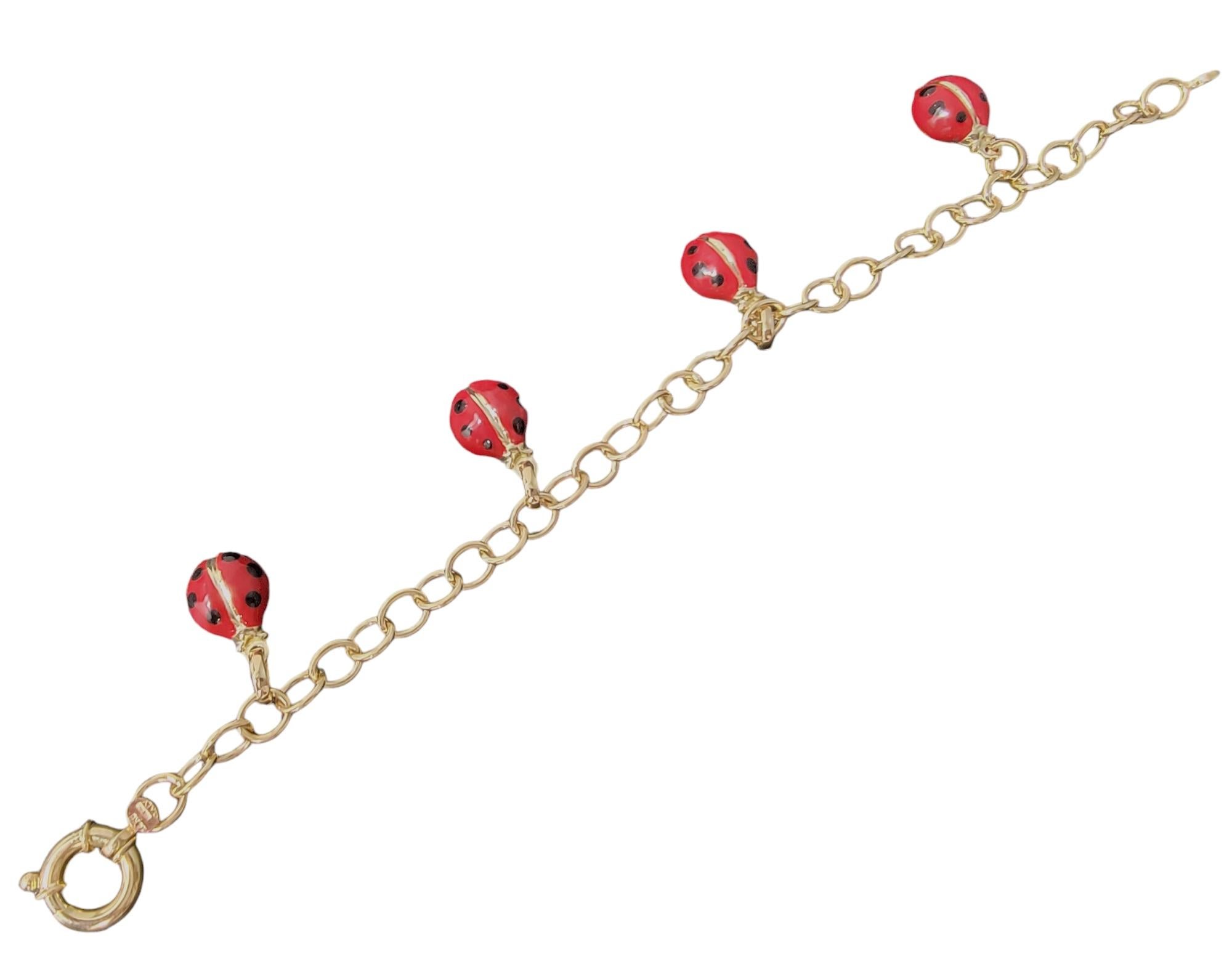 Contemporary 14 Karat Yellow Gold Circle Link Bracelet with Dangling Ladybug Charms For Sale