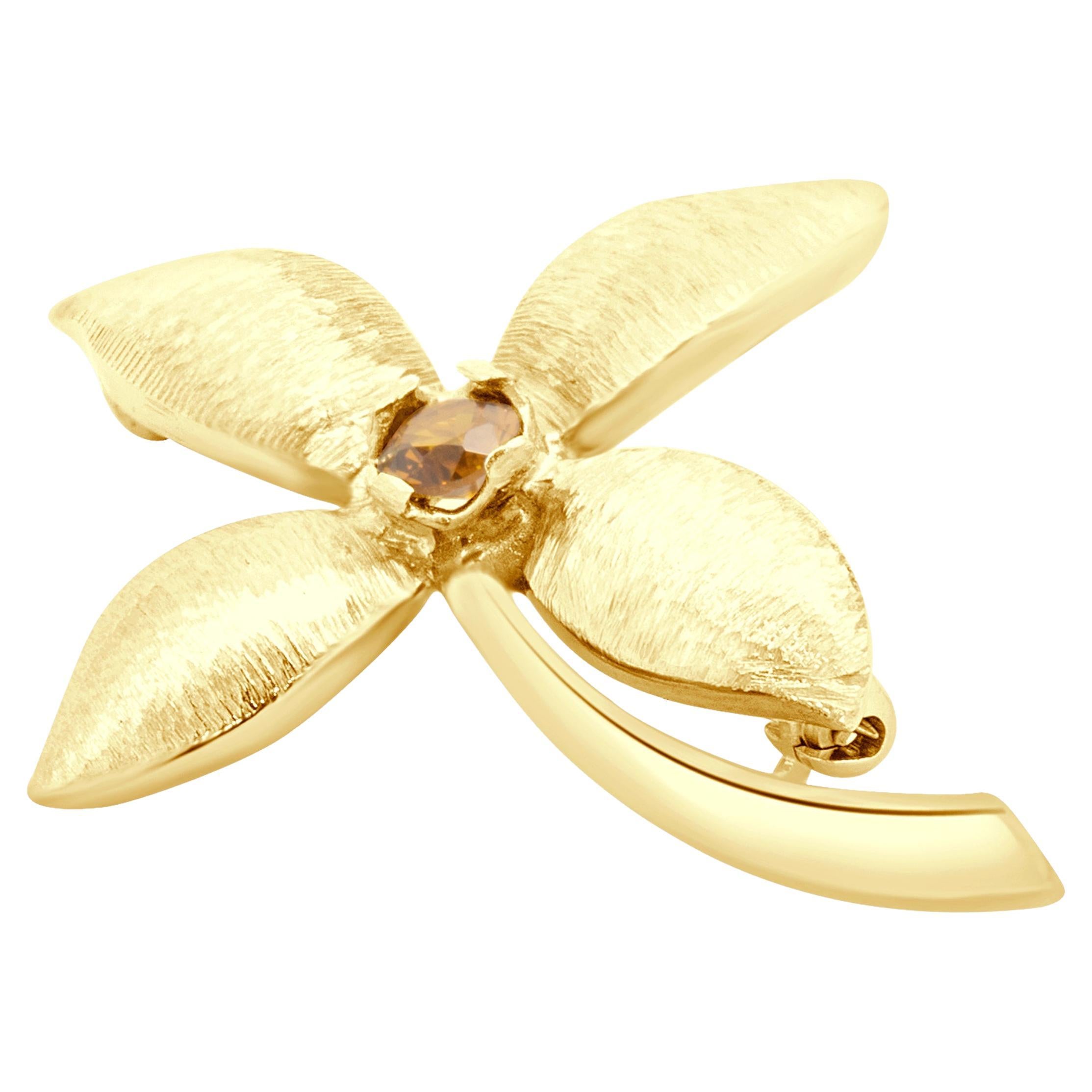14 Karat Yellow Gold Citrine Flower Pin