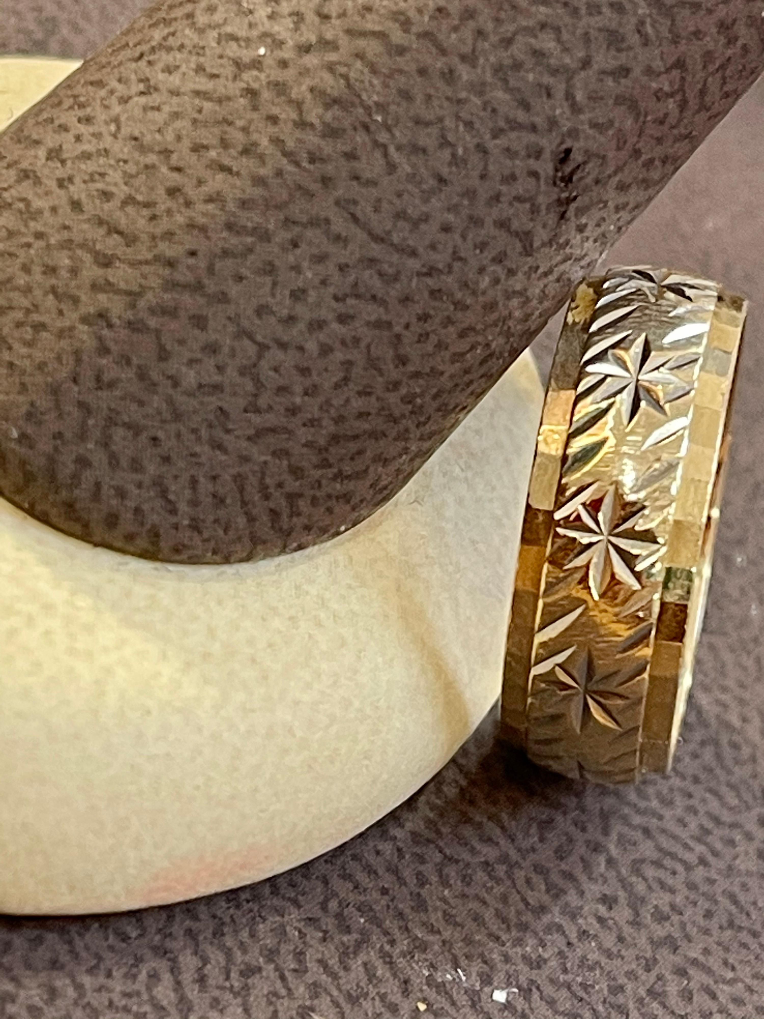 14 Karat Yellow Gold Classic Wide Star Wedding Band With Design Ring, Unisex For Sale 2